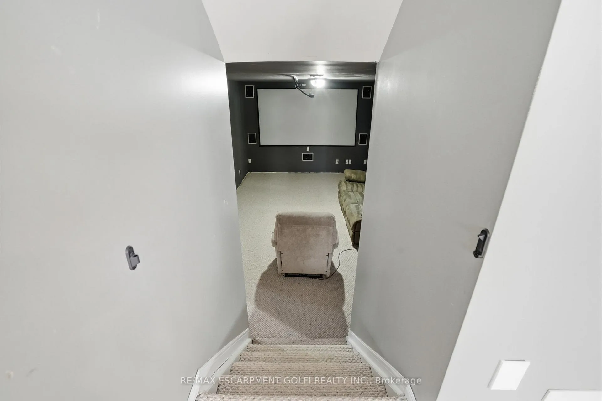 Photo 31 of 2 Loring Crescent, Hamilton, Stoney Creek — HOMEH