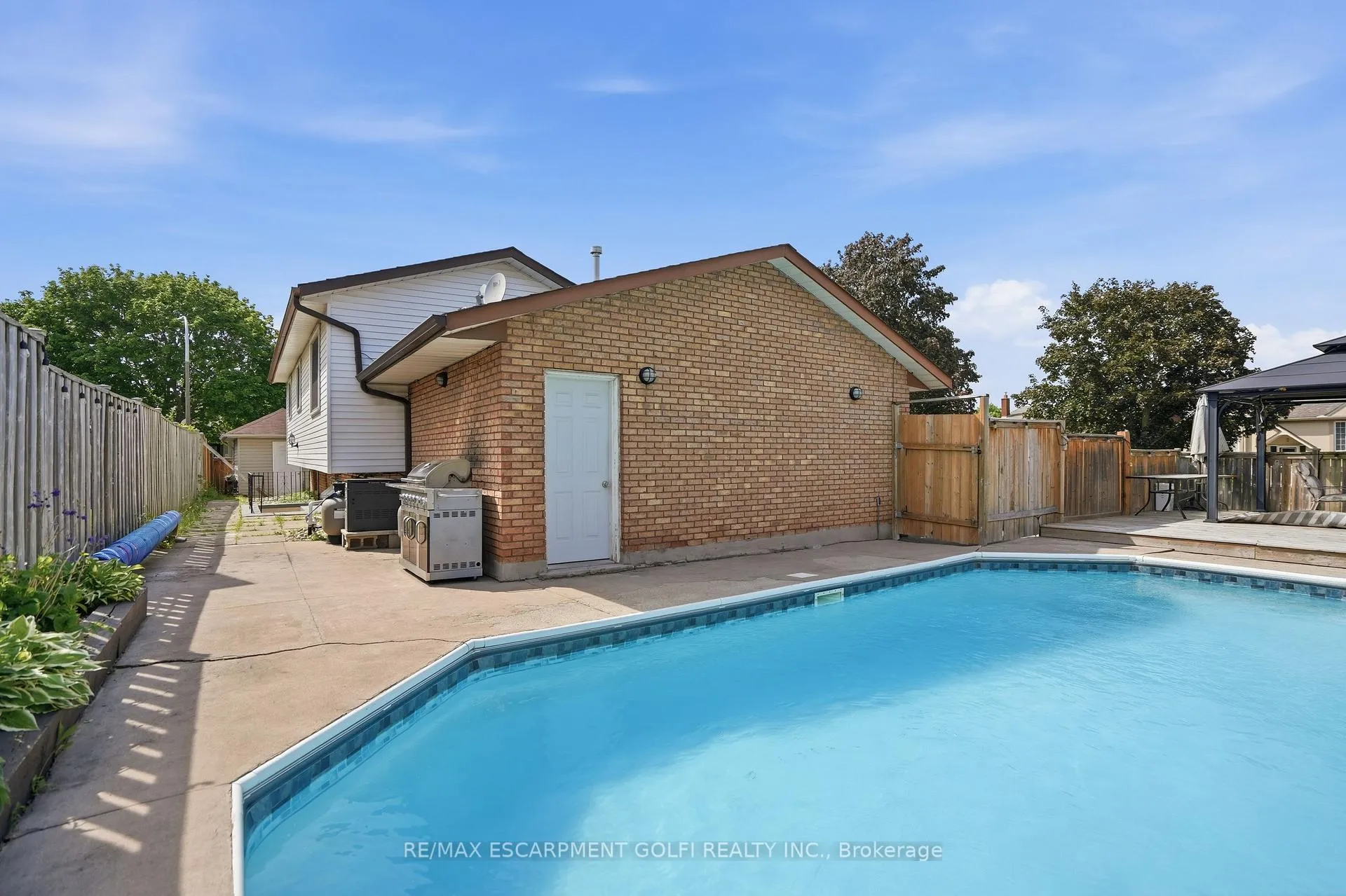 Photo 39 of 2 Loring Crescent, Hamilton, Stoney Creek — HOMEH