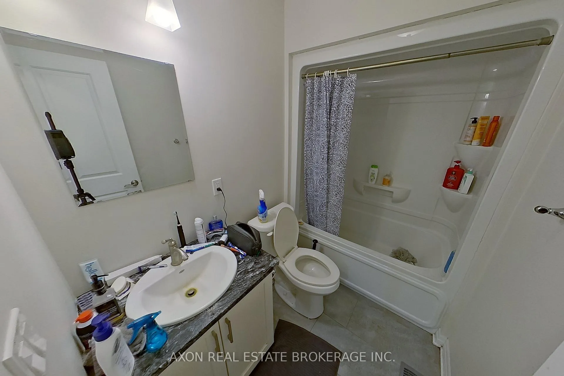 Photo 8 of 41 Linton Street, Kingston, East of Sir John A. Blvd — HOMEH