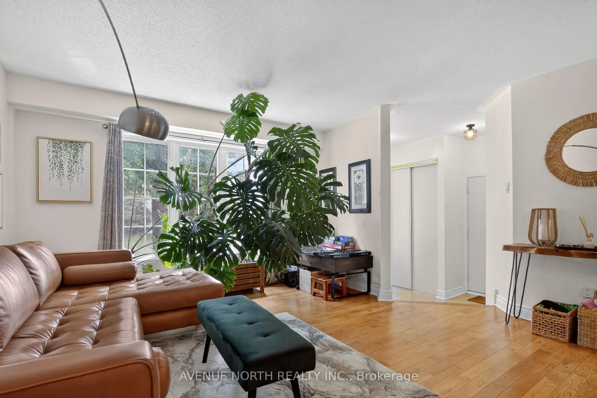 Photo 5 of 18 Castlemore Street, Ottawa, Barrhaven East — HOMEH