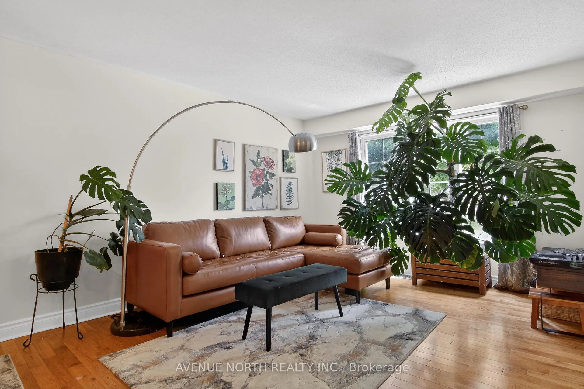 Photo 6 of 18 Castlemore Street, Ottawa, Barrhaven East — HOMEH