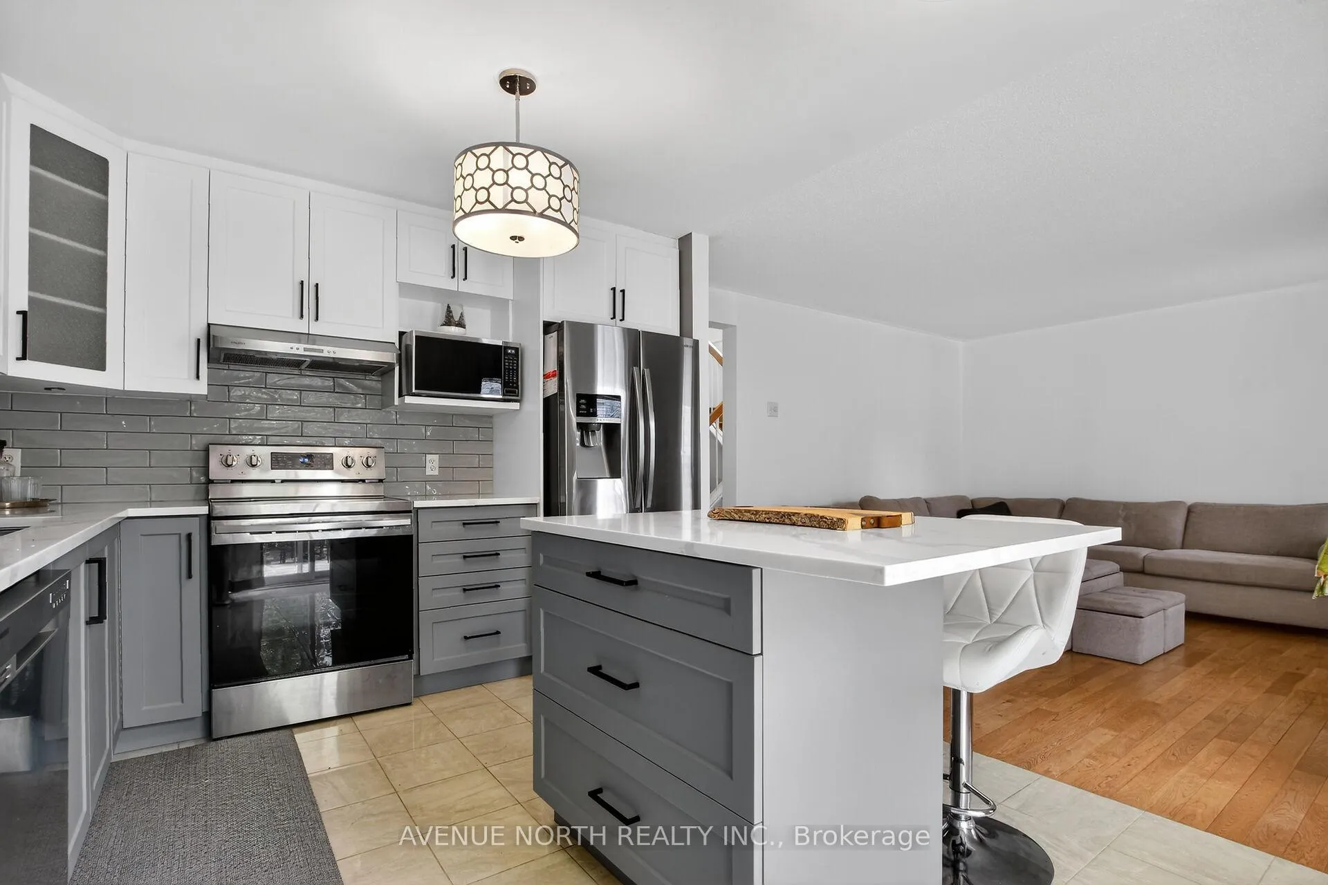 Photo 13 of 18 Castlemore Street, Ottawa, Barrhaven East — HOMEH