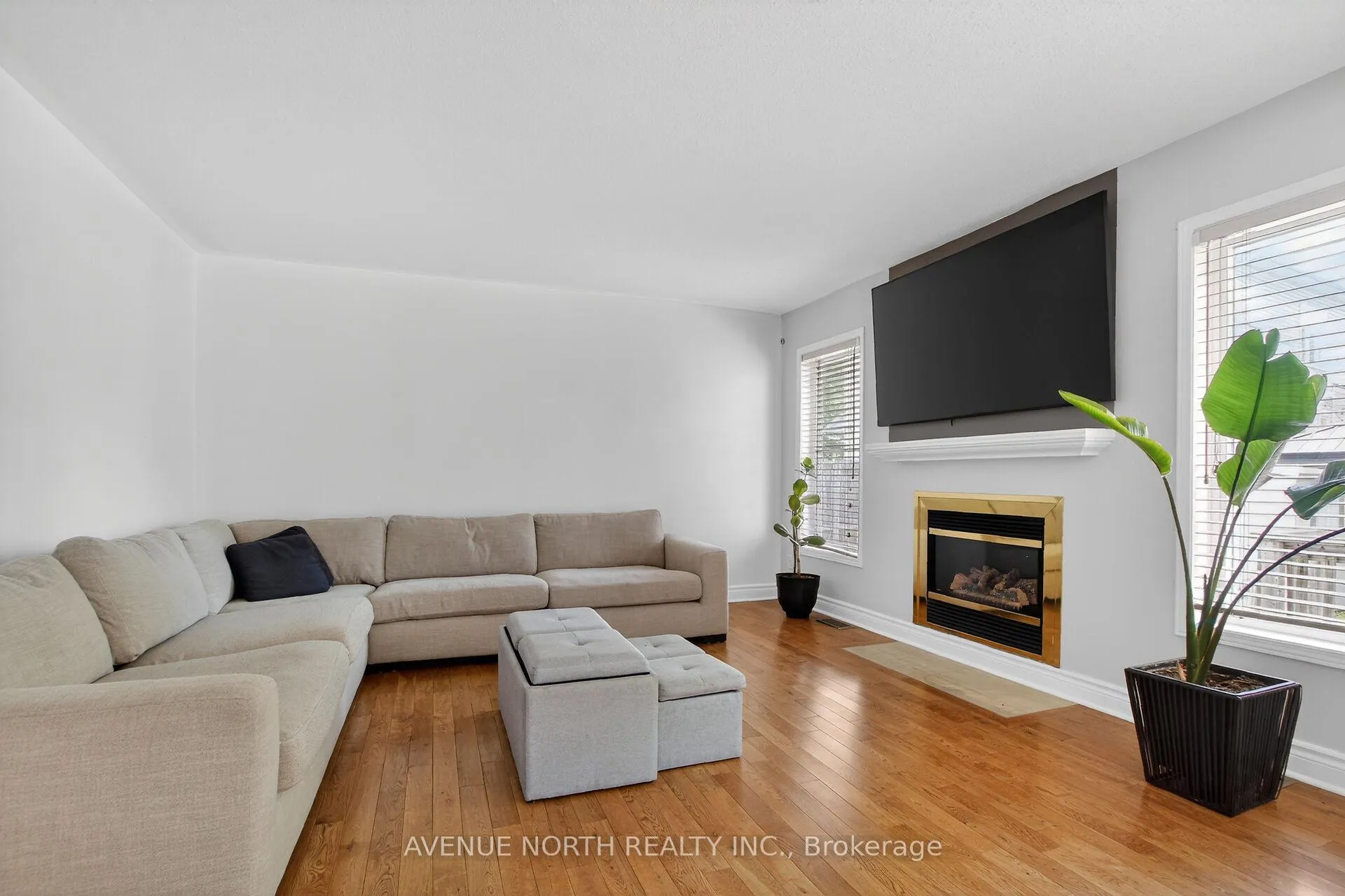 Photo 15 of 18 Castlemore Street, Ottawa, Barrhaven East — HOMEH