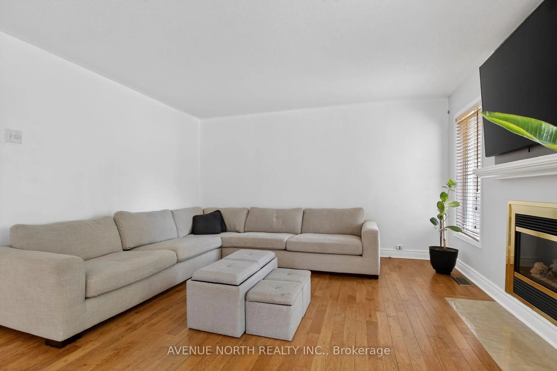 Photo 16 of 18 Castlemore Street, Ottawa, Barrhaven East — HOMEH