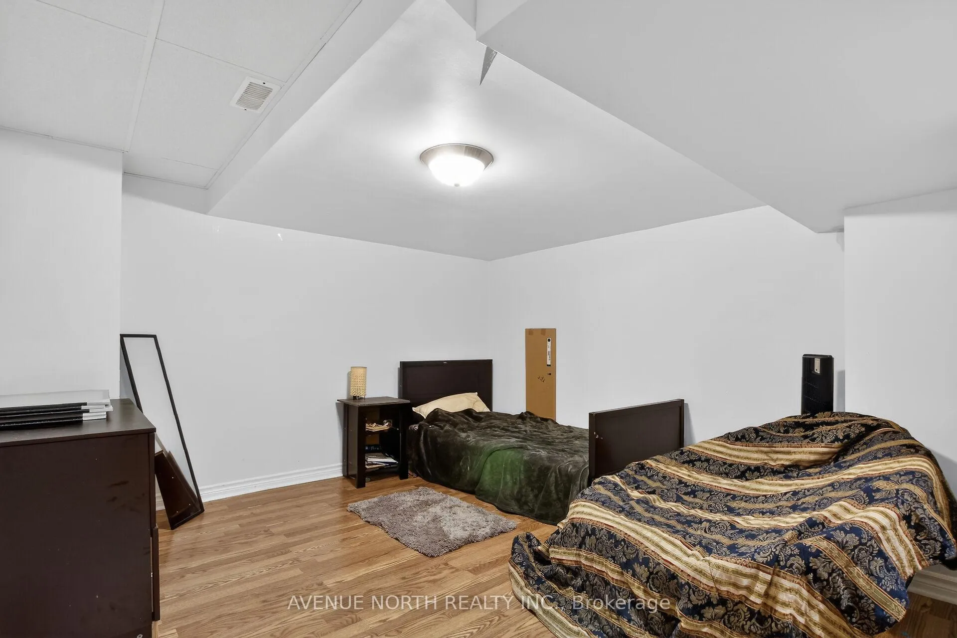Photo 32 of 18 Castlemore Street, Ottawa, Barrhaven East — HOMEH