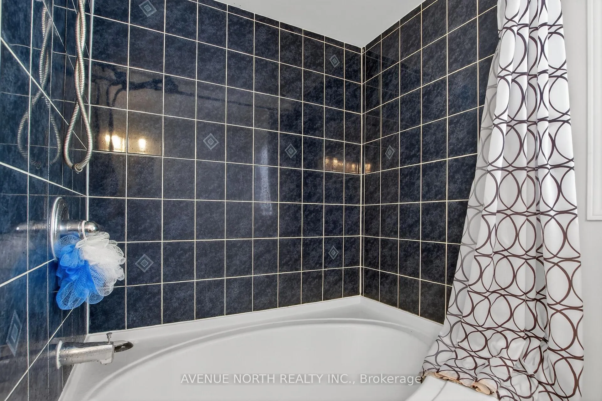 Photo 43 of 18 Castlemore Street, Ottawa, Barrhaven East — HOMEH