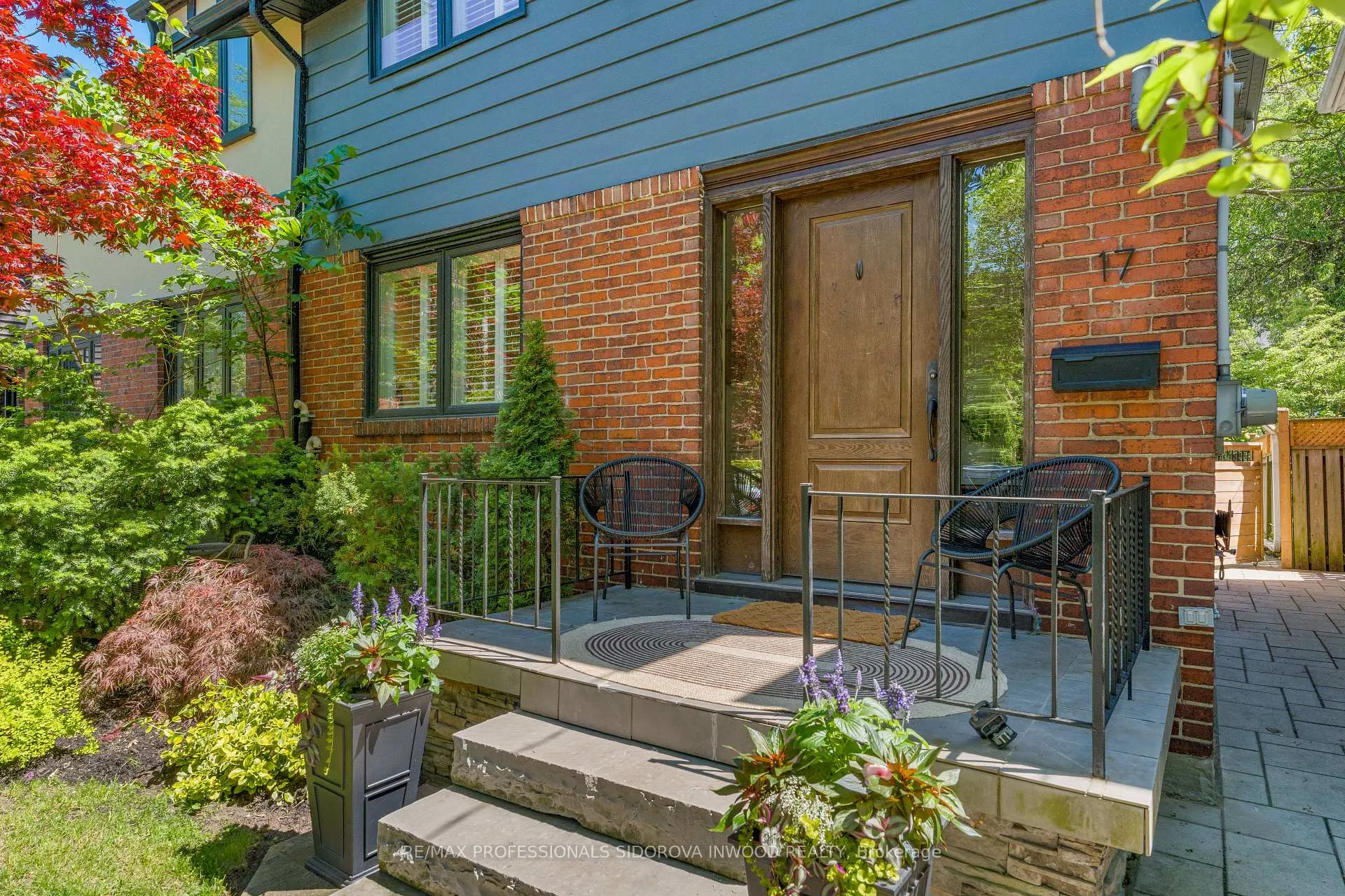 Photo 4 of 17 Lincoln Avenue, Toronto, Runnymede-Bloor West Village — HOMEH