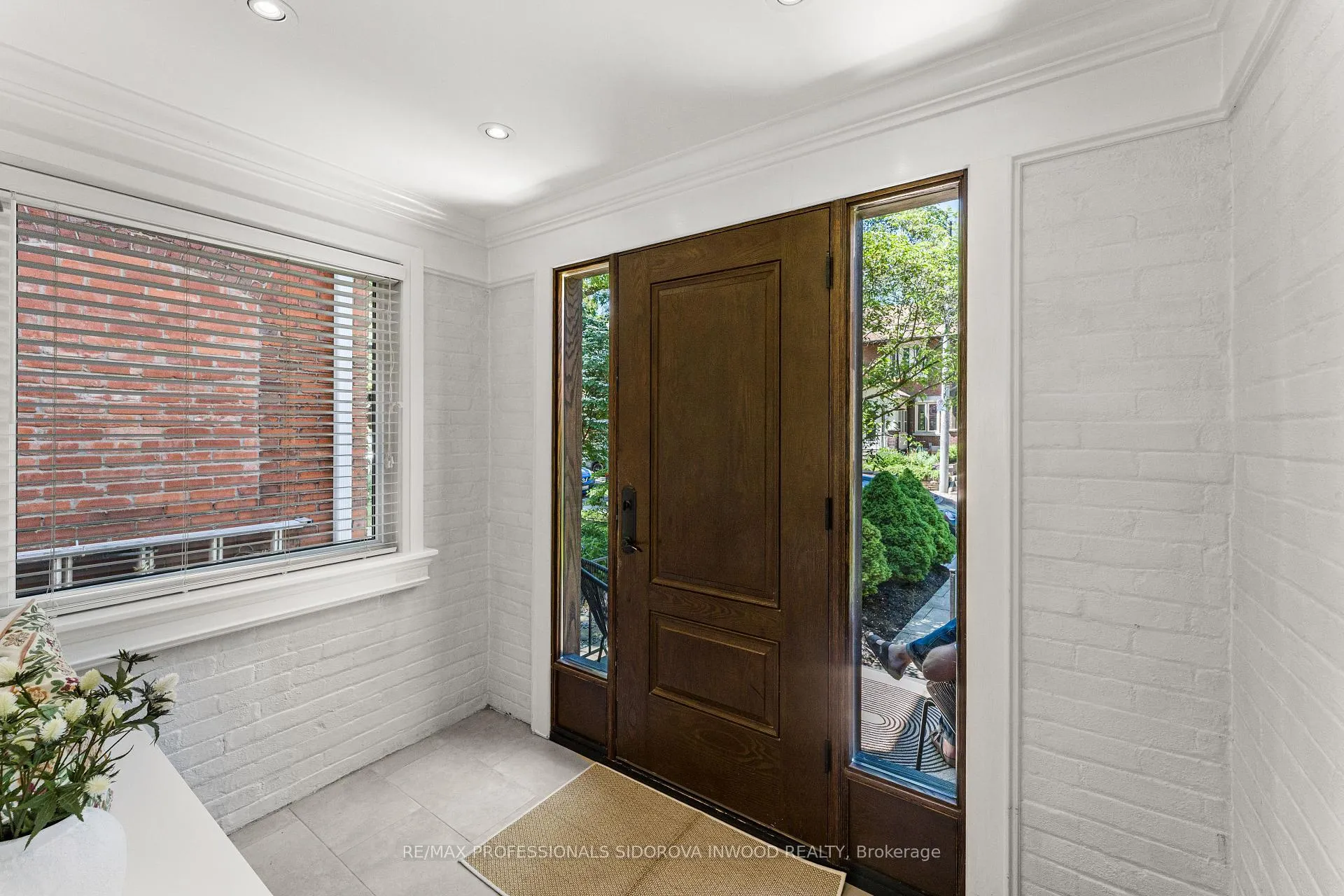 Photo 5 of 17 Lincoln Avenue, Toronto, Runnymede-Bloor West Village — HOMEH