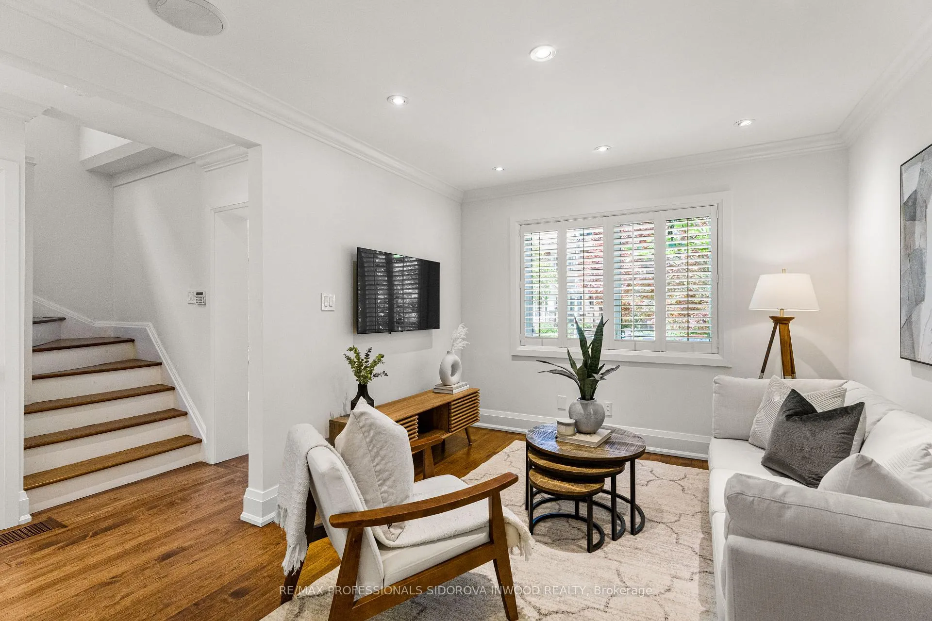 Photo 10 of 17 Lincoln Avenue, Toronto, Runnymede-Bloor West Village — HOMEH