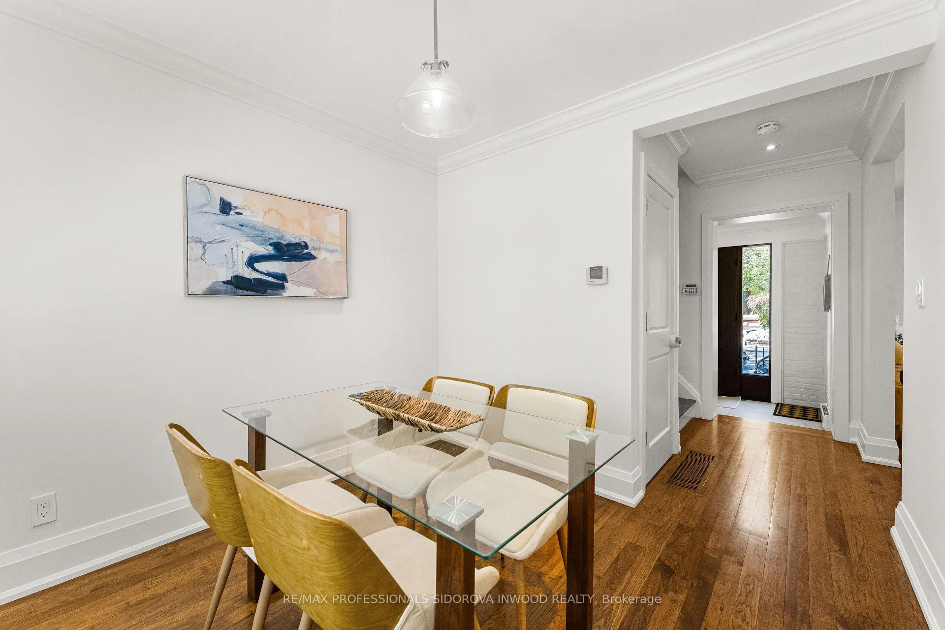 Photo 12 of 17 Lincoln Avenue, Toronto, Runnymede-Bloor West Village — HOMEH