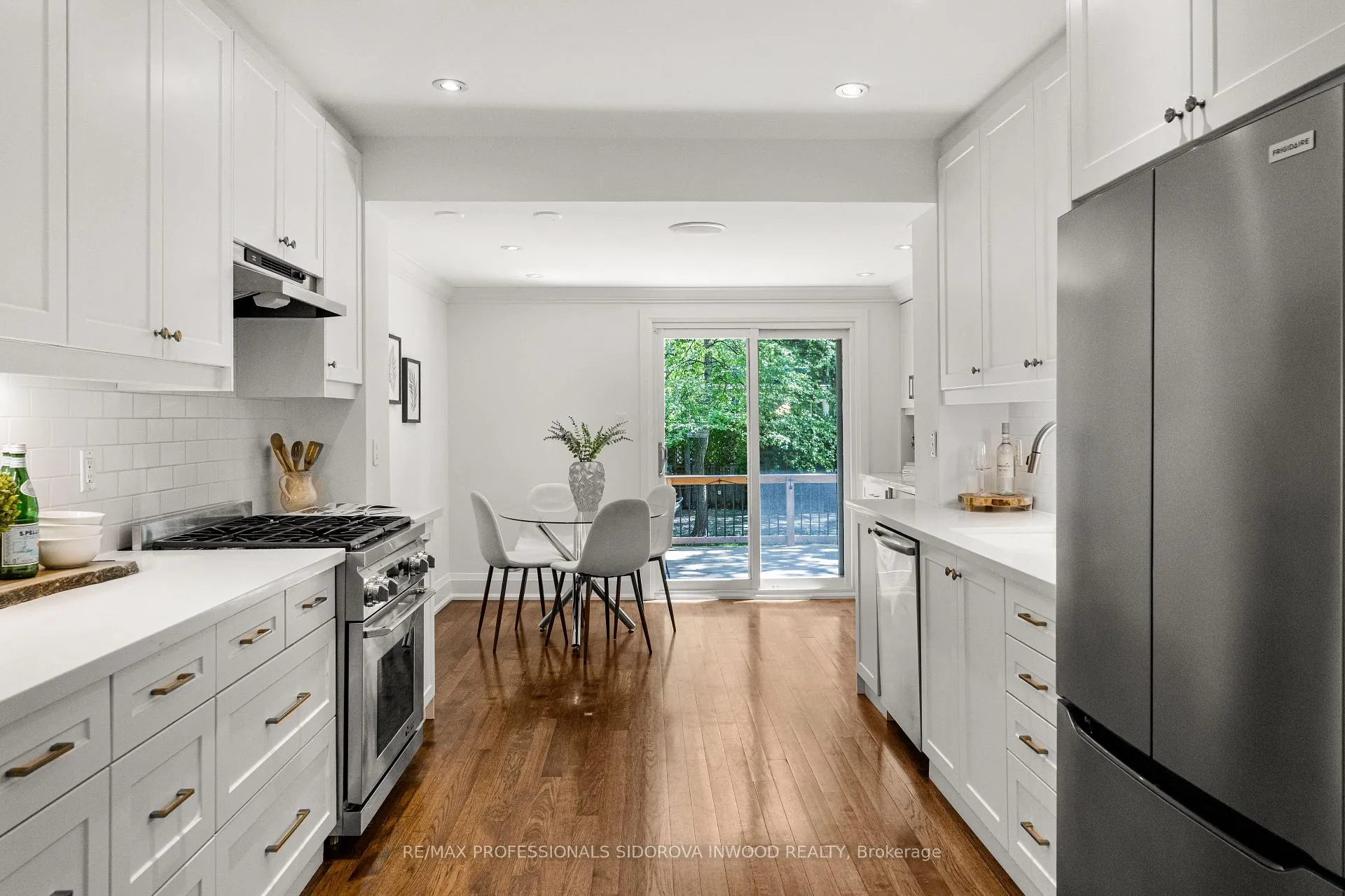 Photo 14 of 17 Lincoln Avenue, Toronto, Runnymede-Bloor West Village — HOMEH