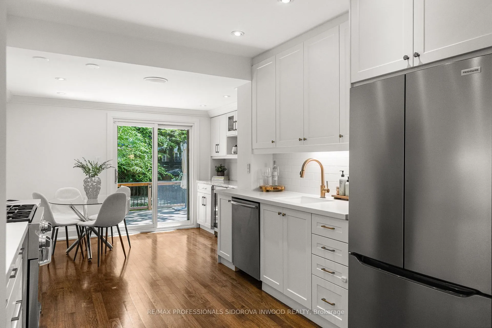 Photo 15 of 17 Lincoln Avenue, Toronto, Runnymede-Bloor West Village — HOMEH