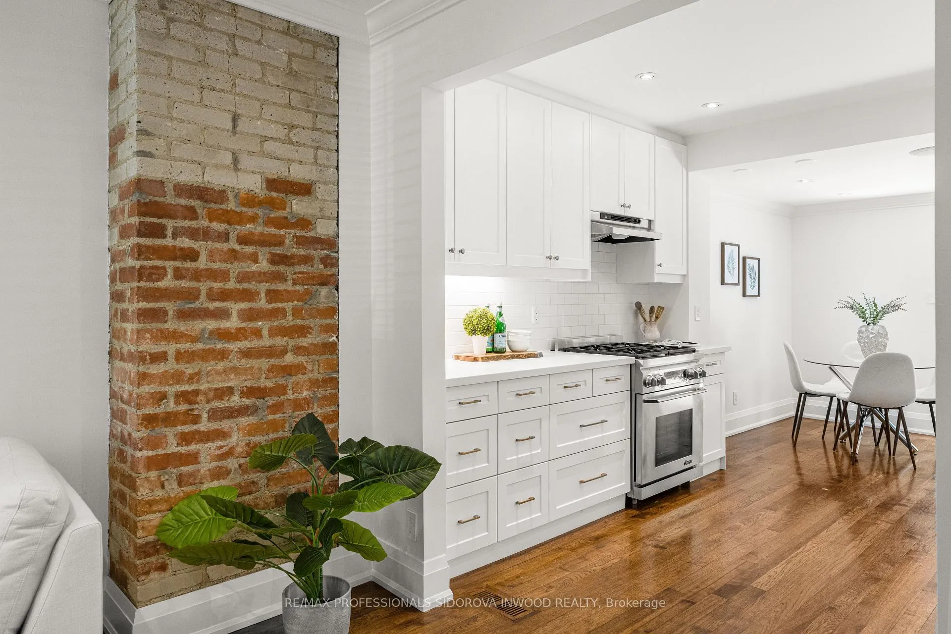 Photo 23 of 17 Lincoln Avenue, Toronto, Runnymede-Bloor West Village — HOMEH