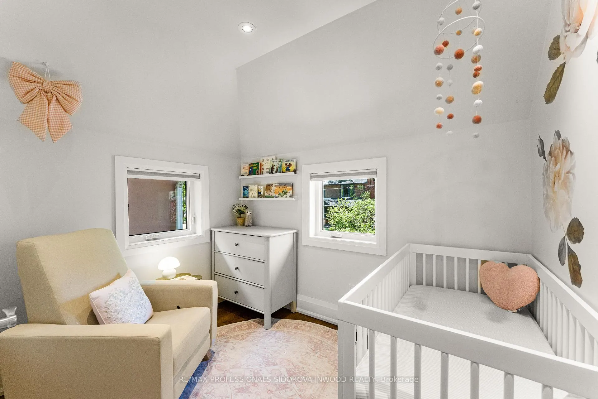 Photo 24 of 17 Lincoln Avenue, Toronto, Runnymede-Bloor West Village — HOMEH