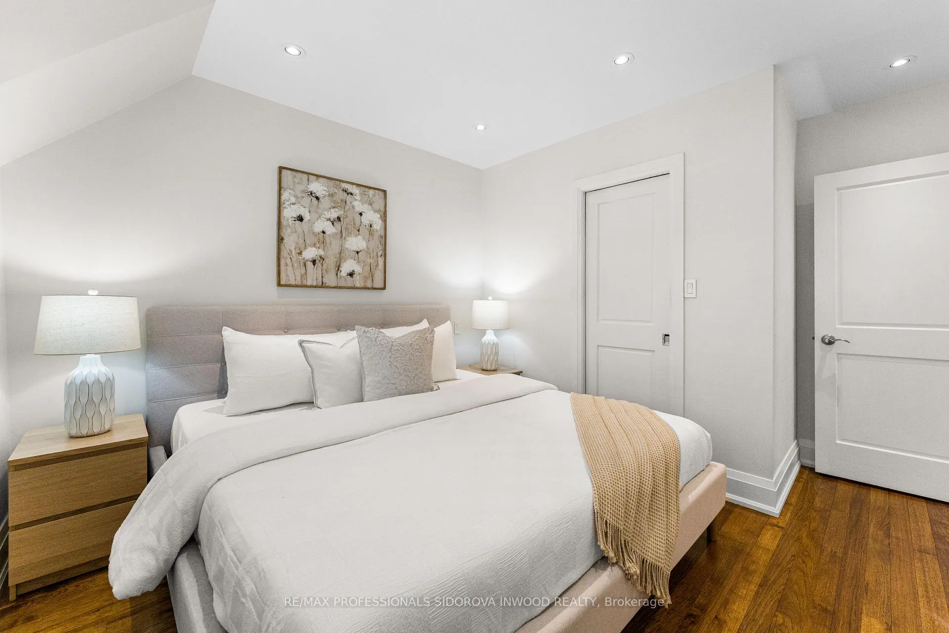 Photo 27 of 17 Lincoln Avenue, Toronto, Runnymede-Bloor West Village — HOMEH