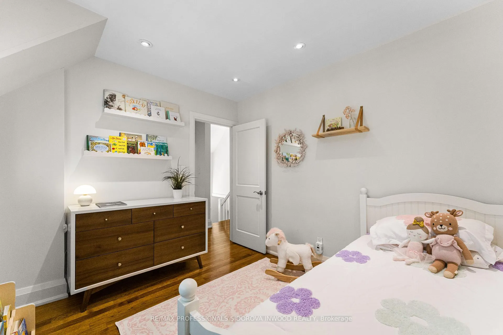 Photo 29 of 17 Lincoln Avenue, Toronto, Runnymede-Bloor West Village — HOMEH