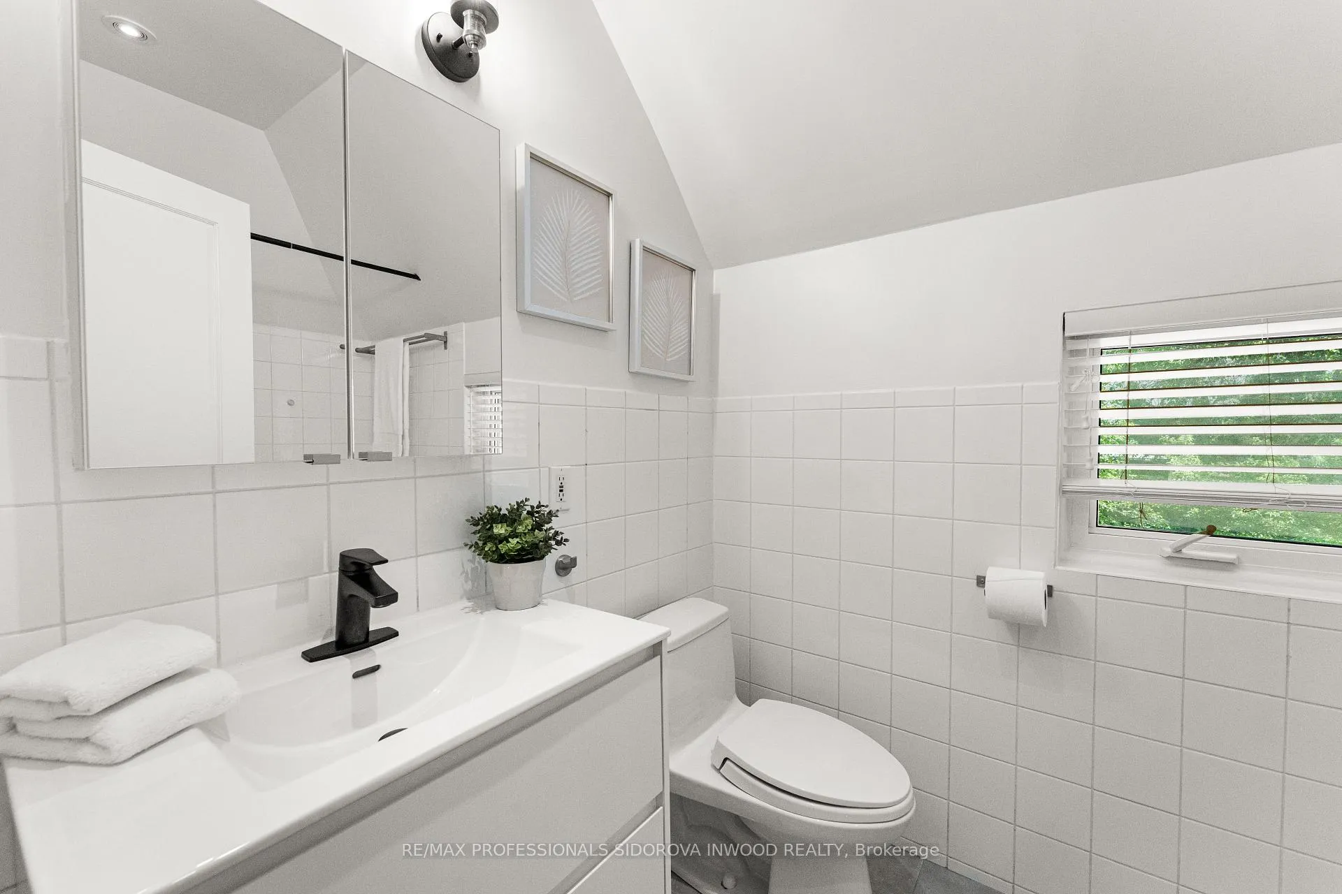 Photo 30 of 17 Lincoln Avenue, Toronto, Runnymede-Bloor West Village — HOMEH