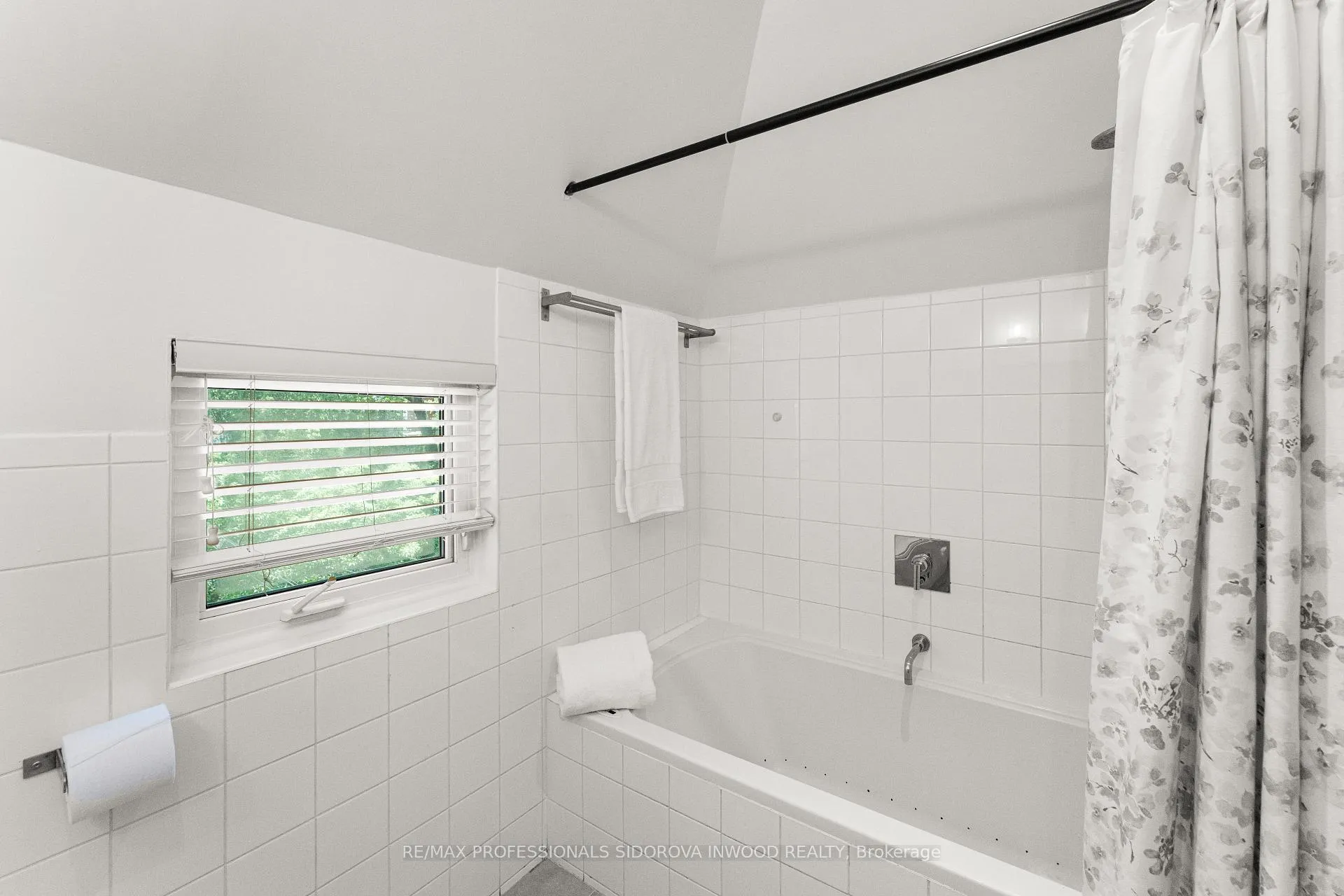 Photo 31 of 17 Lincoln Avenue, Toronto, Runnymede-Bloor West Village — HOMEH