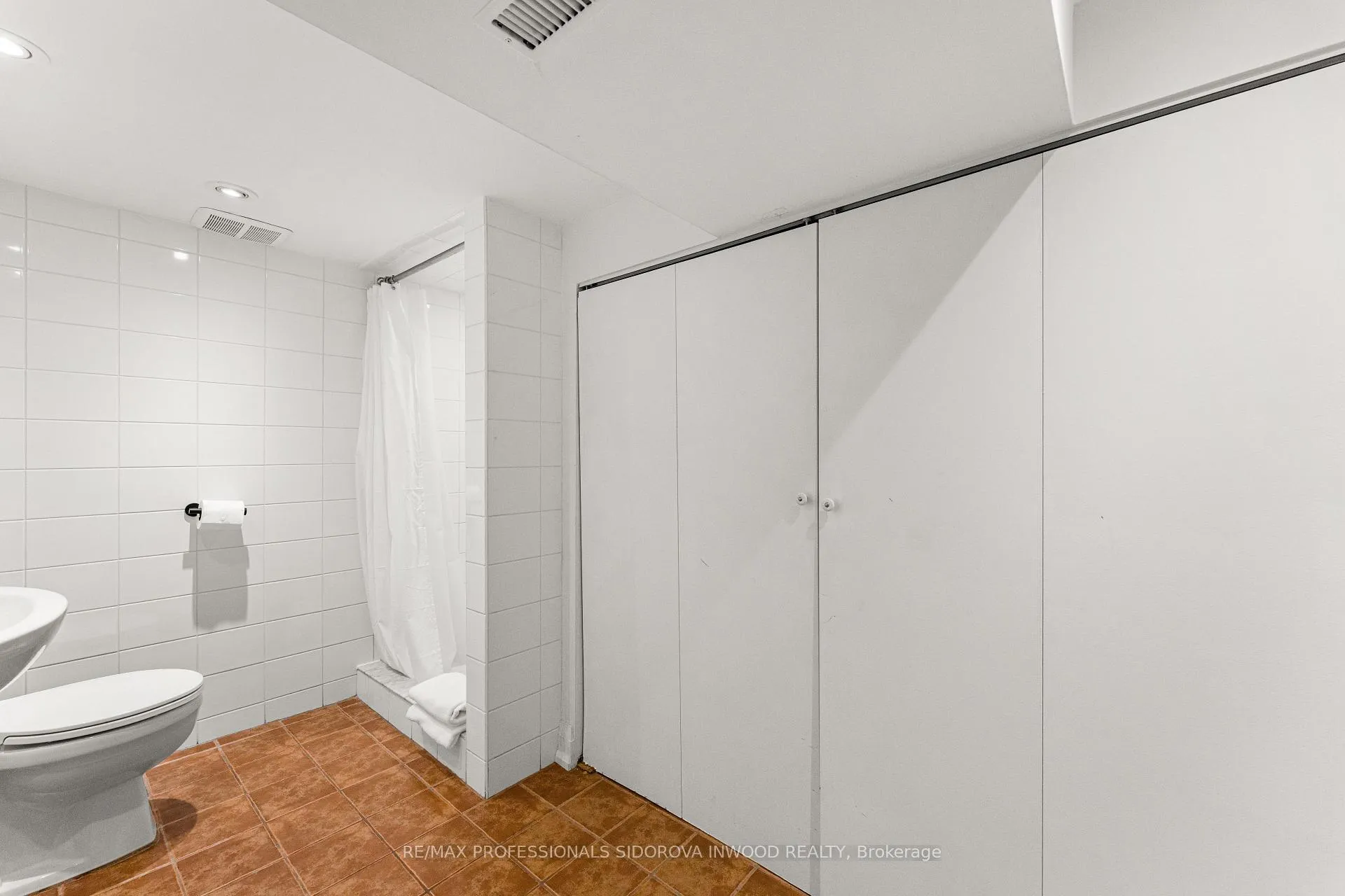Photo 34 of 17 Lincoln Avenue, Toronto, Runnymede-Bloor West Village — HOMEH