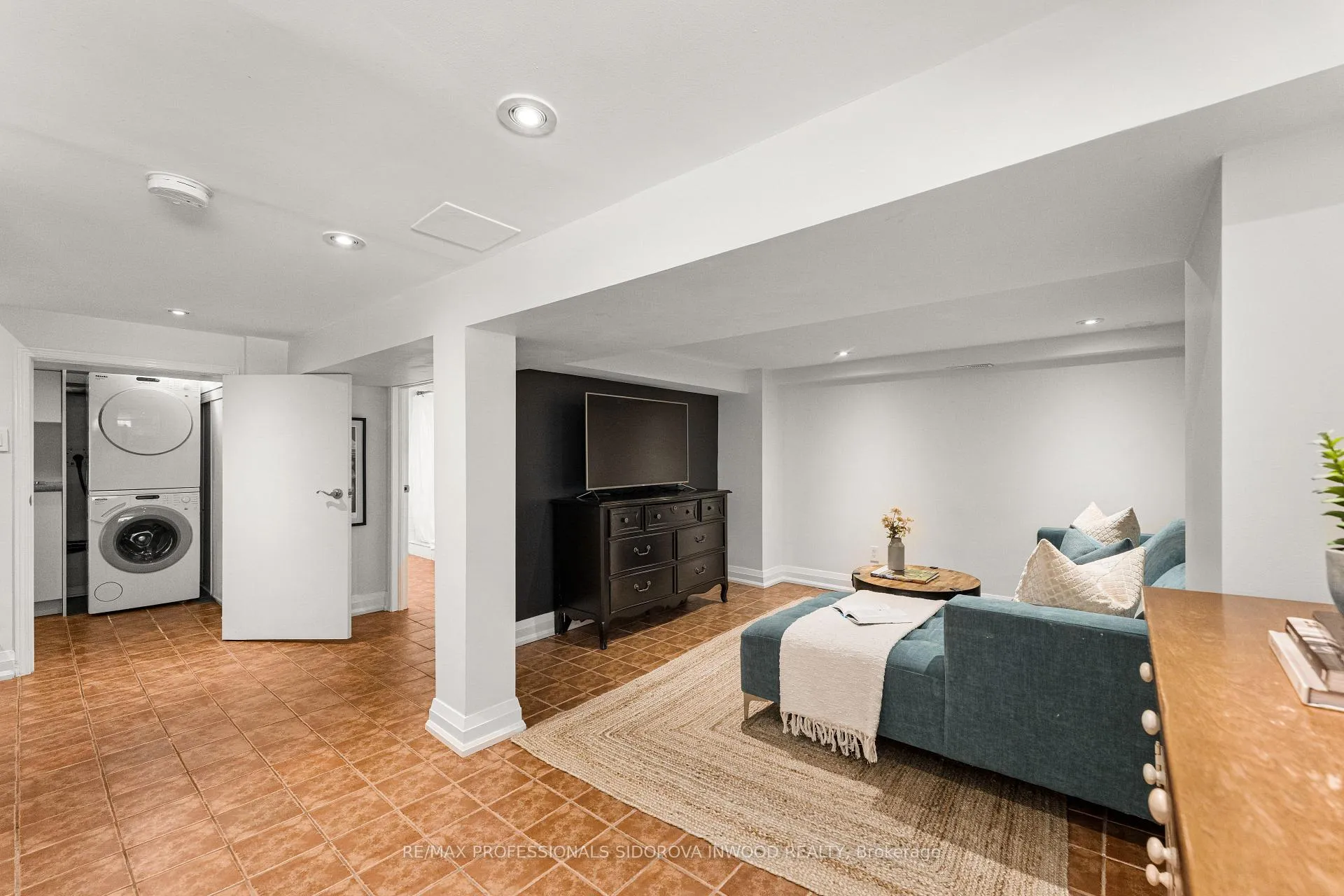 Photo 35 of 17 Lincoln Avenue, Toronto, Runnymede-Bloor West Village — HOMEH