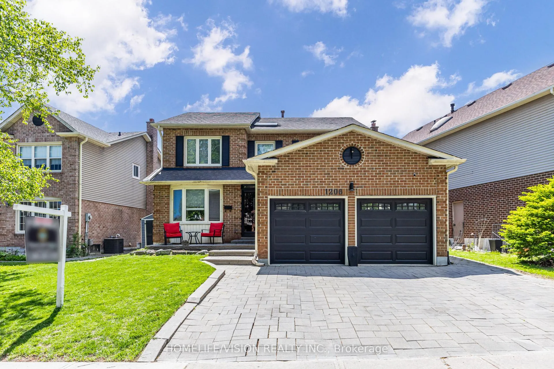 Photo 2 of 1206 Fieldstone Circle, Pickering, Liverpool — HOMEH