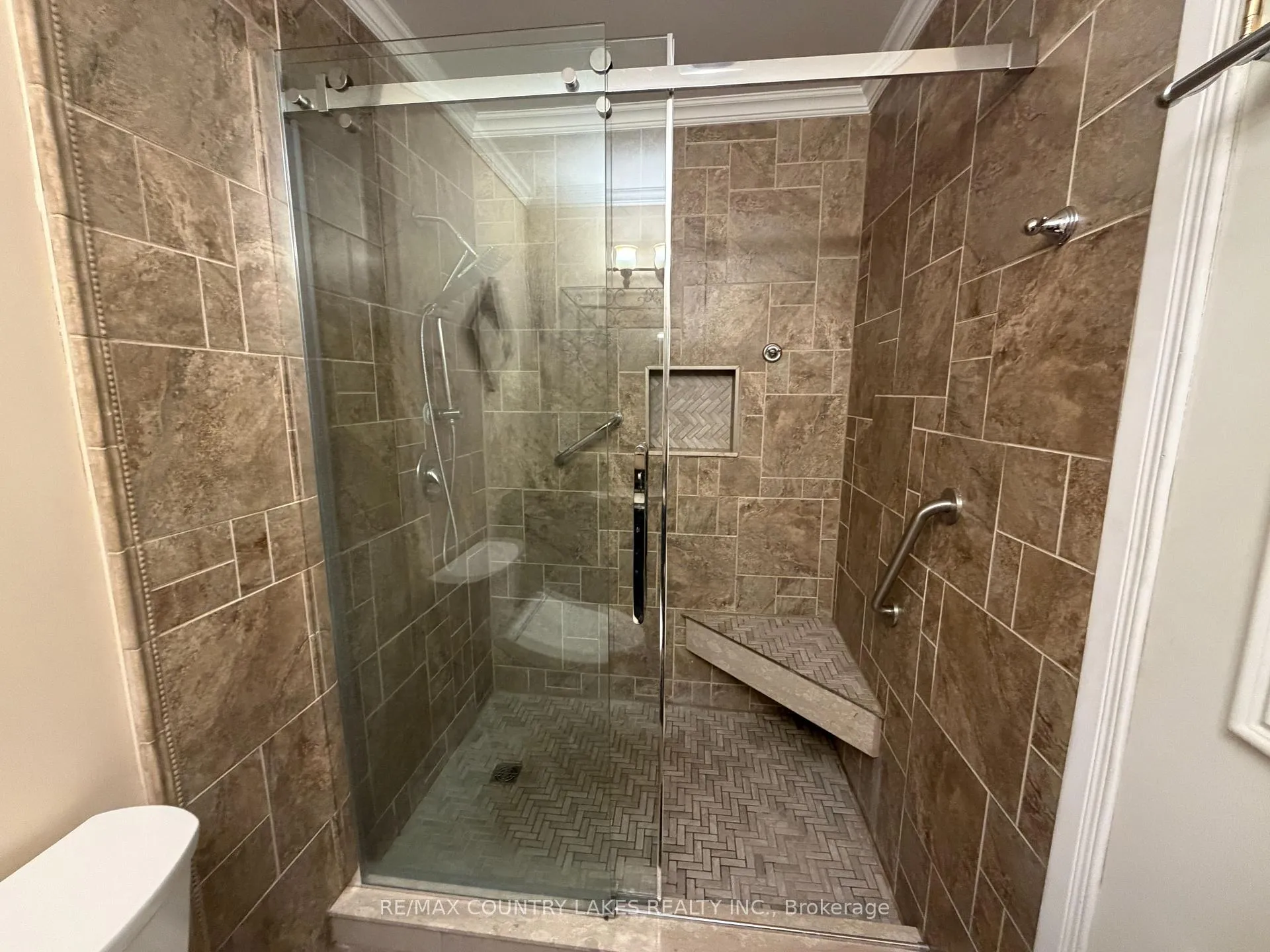 Photo 15 of Unit #11, 1 Paradise Boulevard, Ramara, Rural Ramara — HOMEH