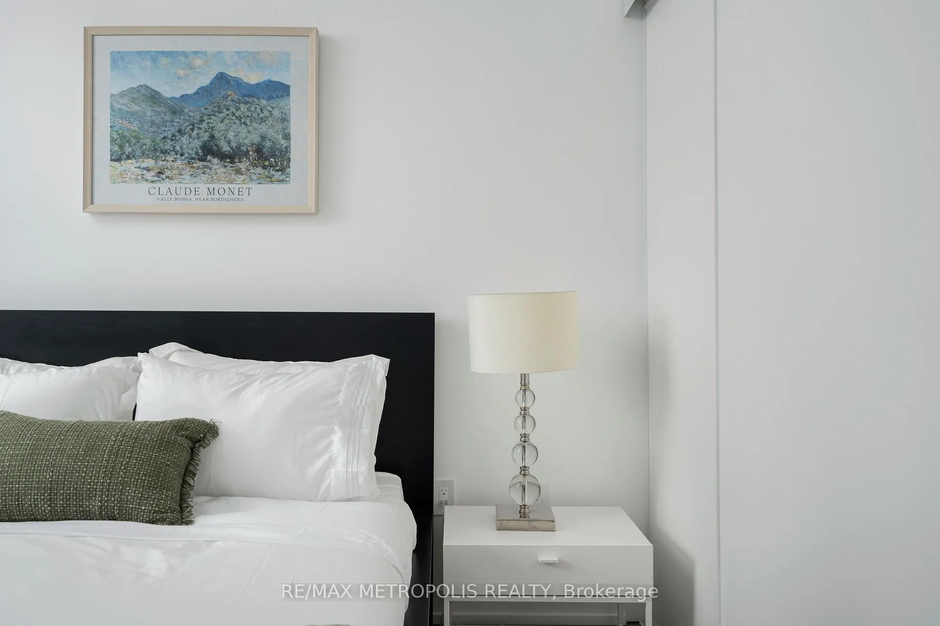 Photo 8 of Unit 307, 2300 St Clair Avenue W, Toronto, Junction Area — HOMEH