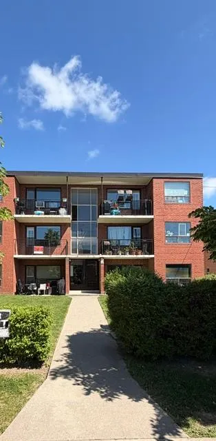 Photo 1 of Unit 4, 40 Meadowbrook Road, Toronto, Englemount-Lawrence — HOMEH