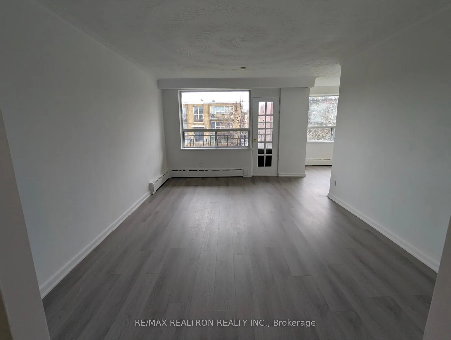 Photo 2 of Unit 4, 40 Meadowbrook Road, Toronto, Englemount-Lawrence — HOMEH