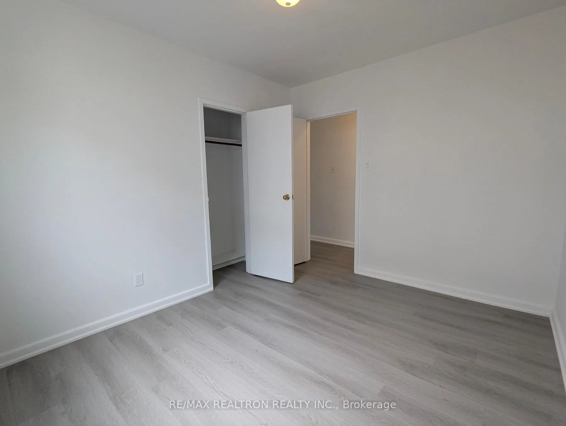 Photo 11 of Unit 4, 40 Meadowbrook Road, Toronto, Englemount-Lawrence — HOMEH