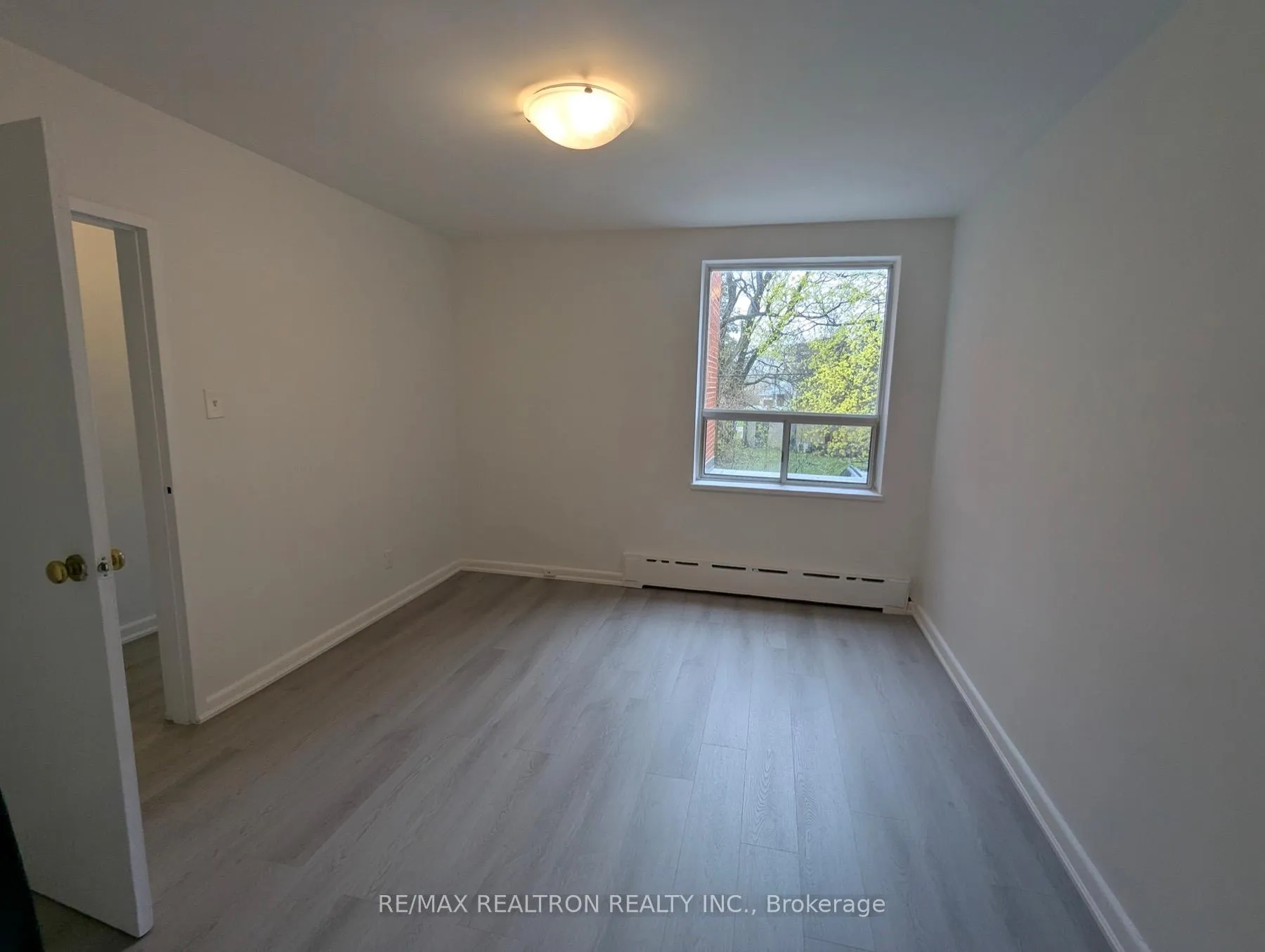 Photo 12 of Unit 4, 40 Meadowbrook Road, Toronto, Englemount-Lawrence — HOMEH
