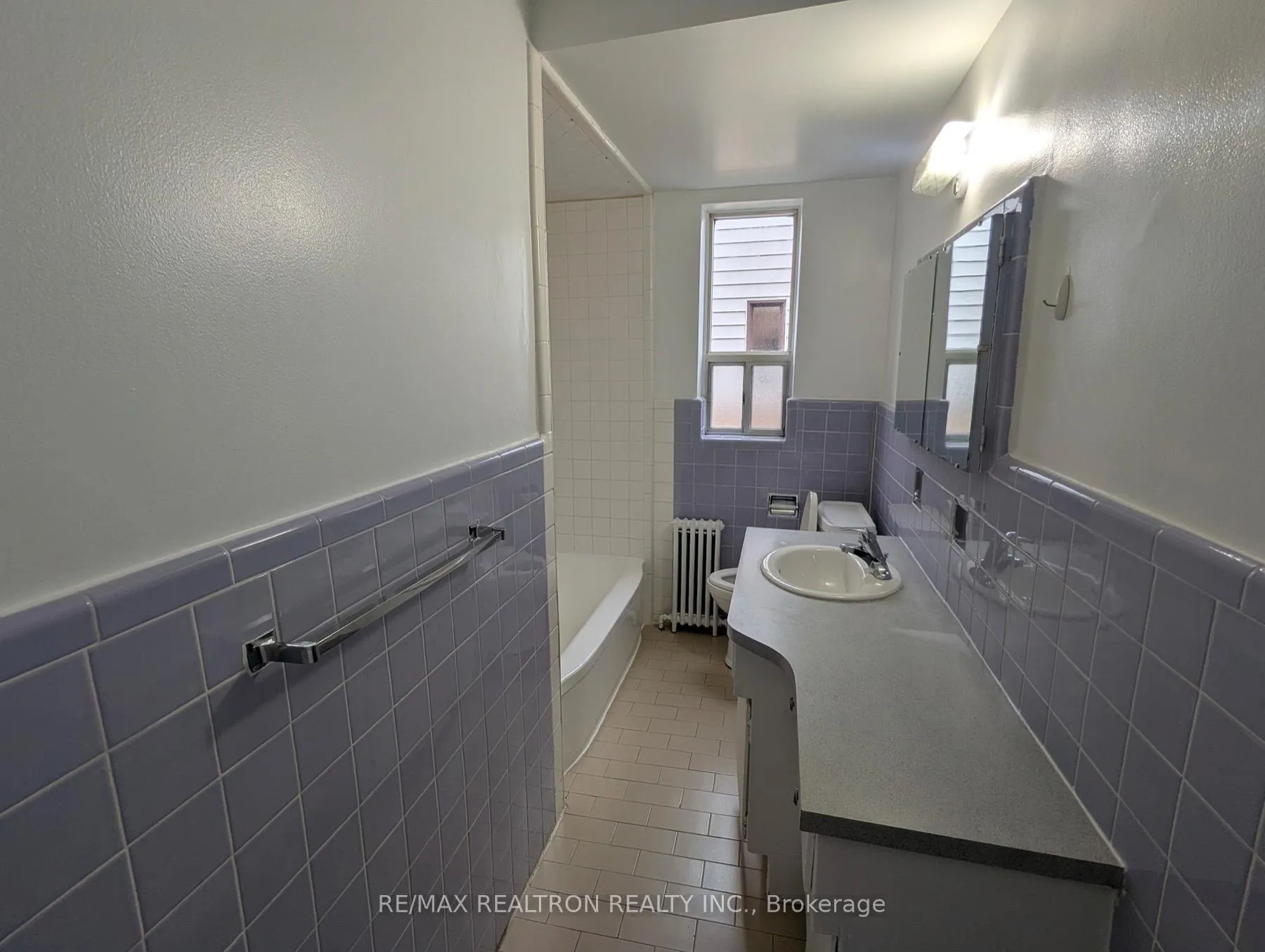 Photo 14 of Unit 4, 40 Meadowbrook Road, Toronto, Englemount-Lawrence — HOMEH