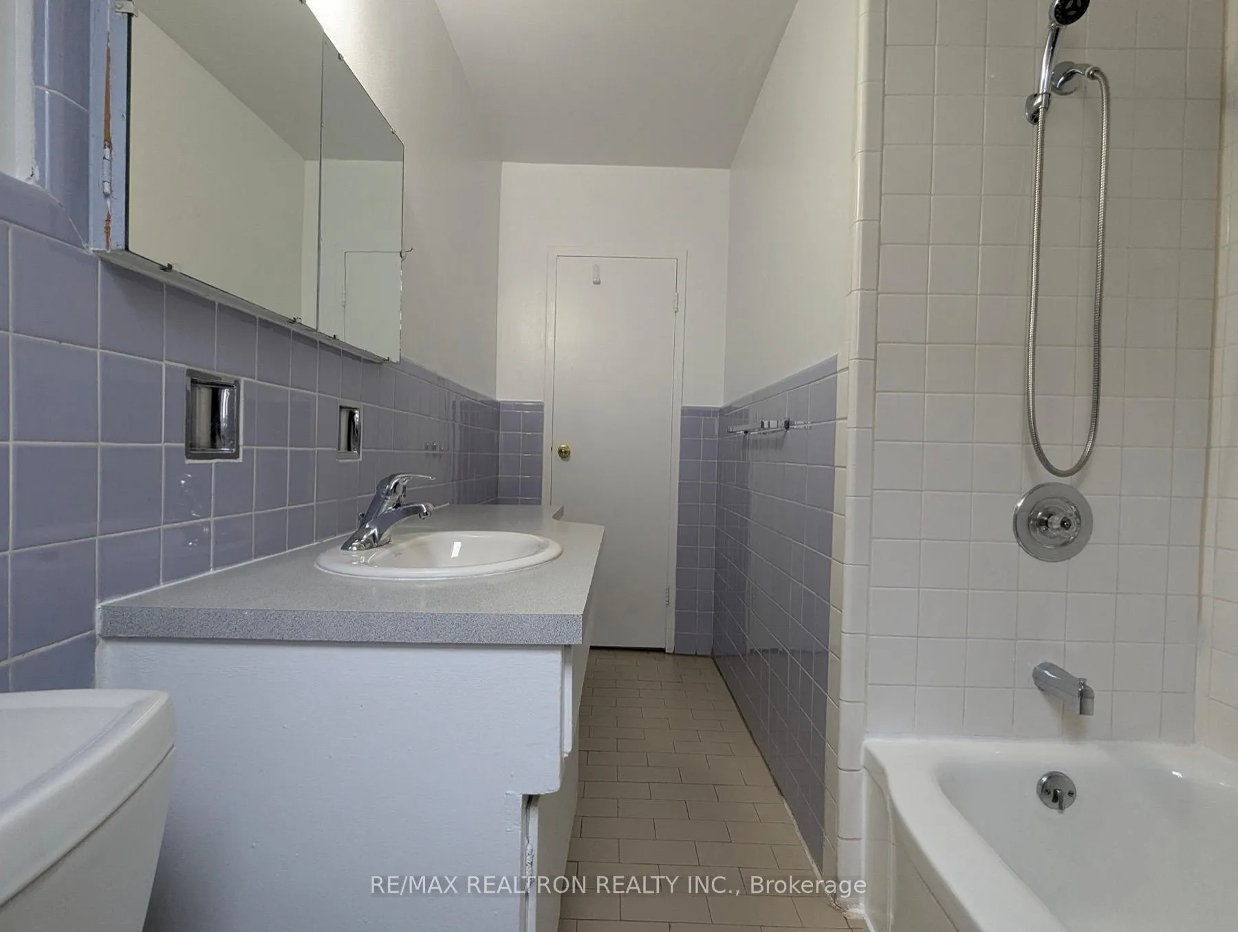 Photo 16 of Unit 4, 40 Meadowbrook Road, Toronto, Englemount-Lawrence — HOMEH