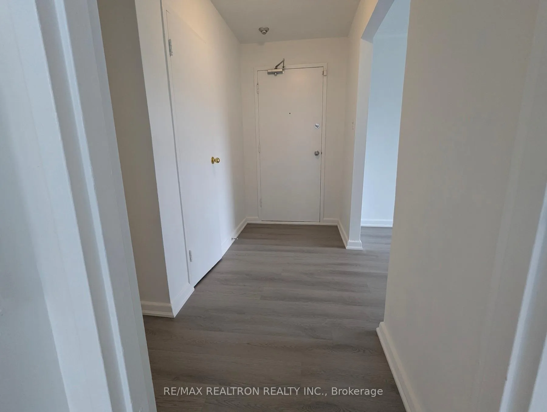 Photo 20 of Unit 4, 40 Meadowbrook Road, Toronto, Englemount-Lawrence — HOMEH