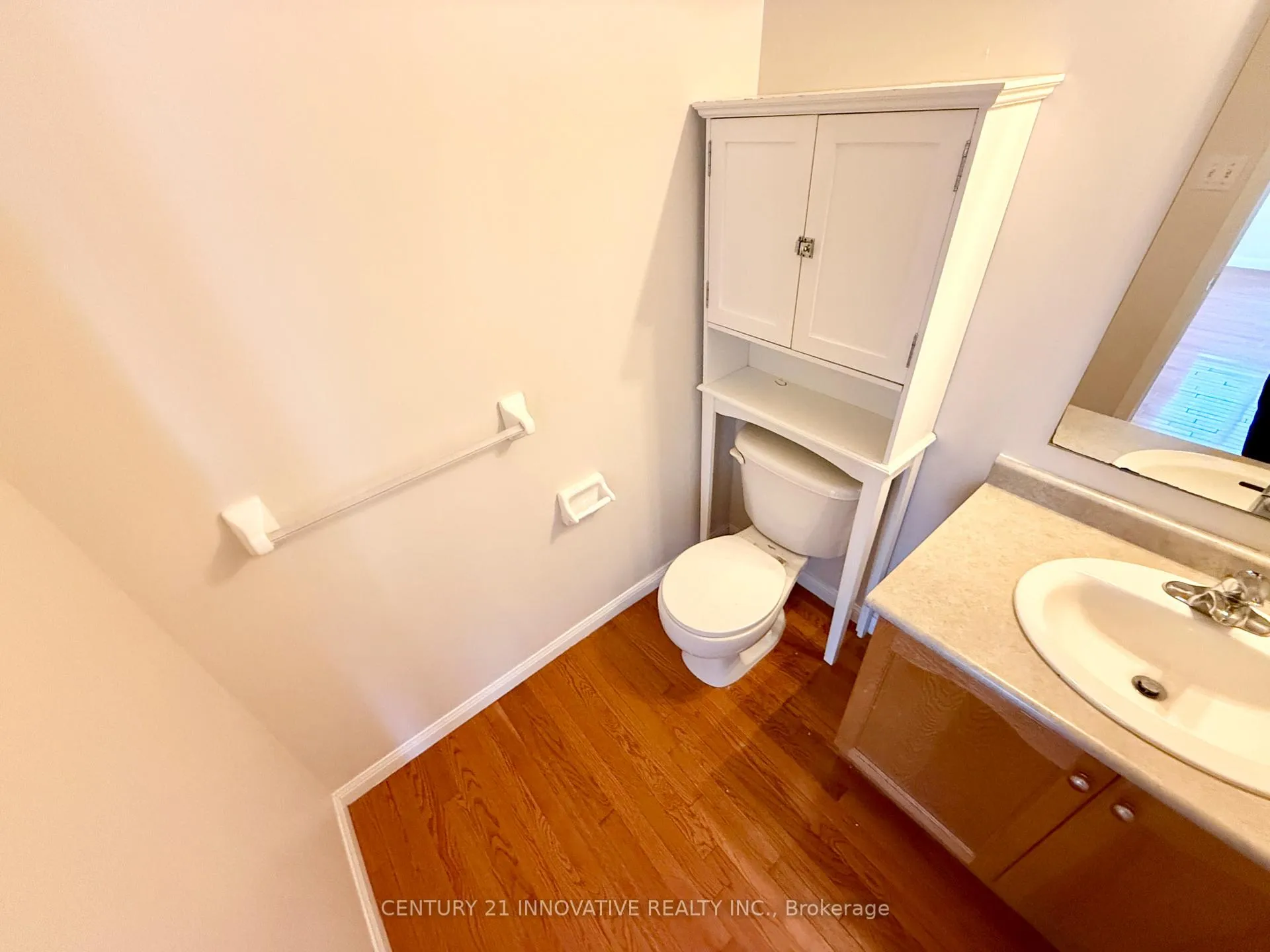 Photo 13 of 913 Windflower Place, Kitchener — HOMEH