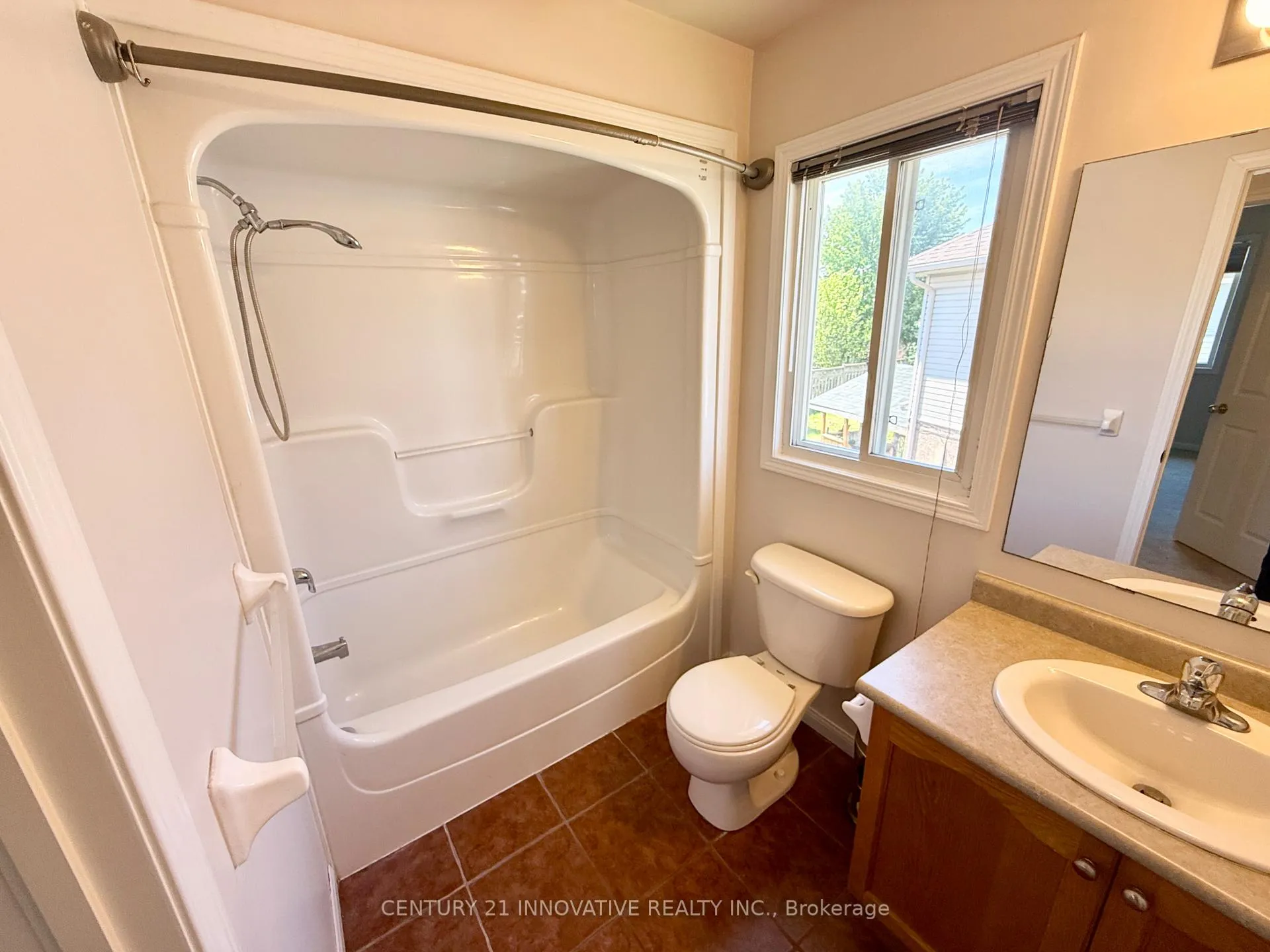 Photo 17 of 913 Windflower Place, Kitchener — HOMEH