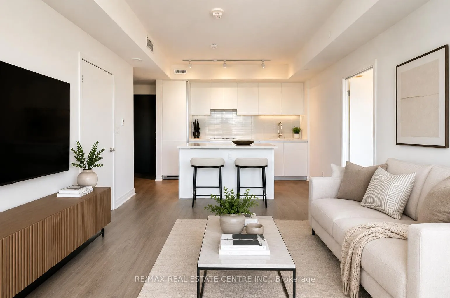 Photo 2 of Unit 5903, 4015 The exchange, Mississauga, City Centre — HOMEH