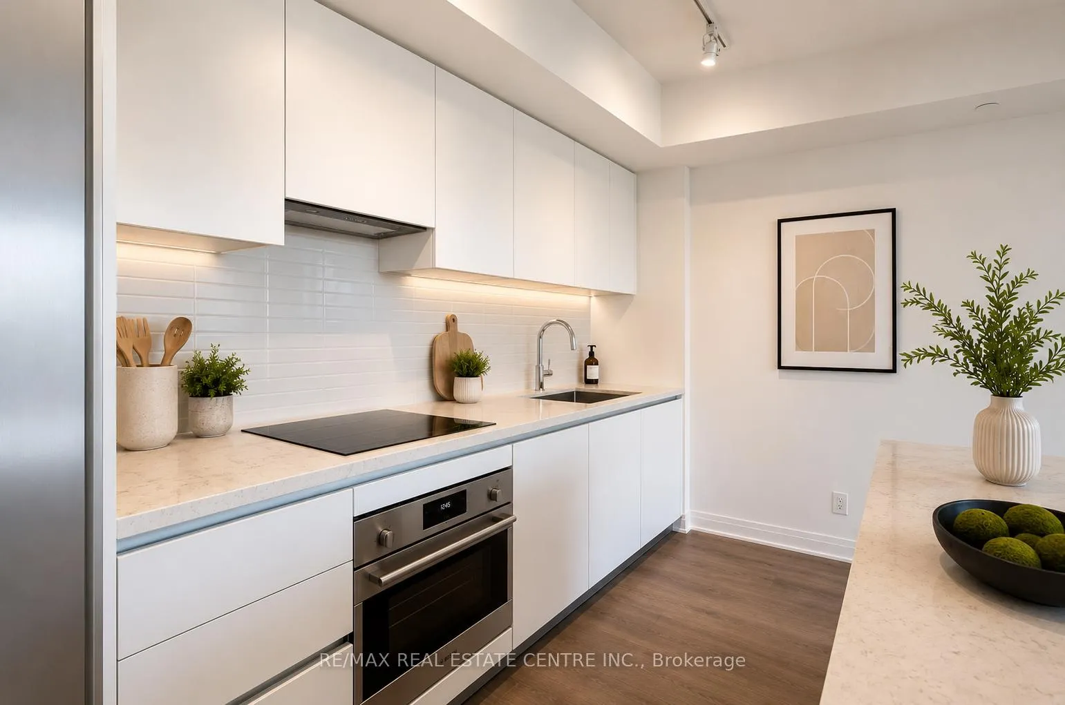 Photo 3 of Unit 5903, 4015 The exchange, Mississauga, City Centre — HOMEH