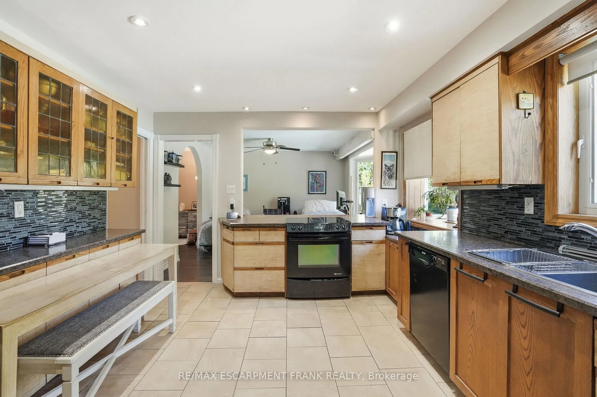 Photo 13 of 44 San Paulo Drive, Hamilton, Mountview — HOMEH