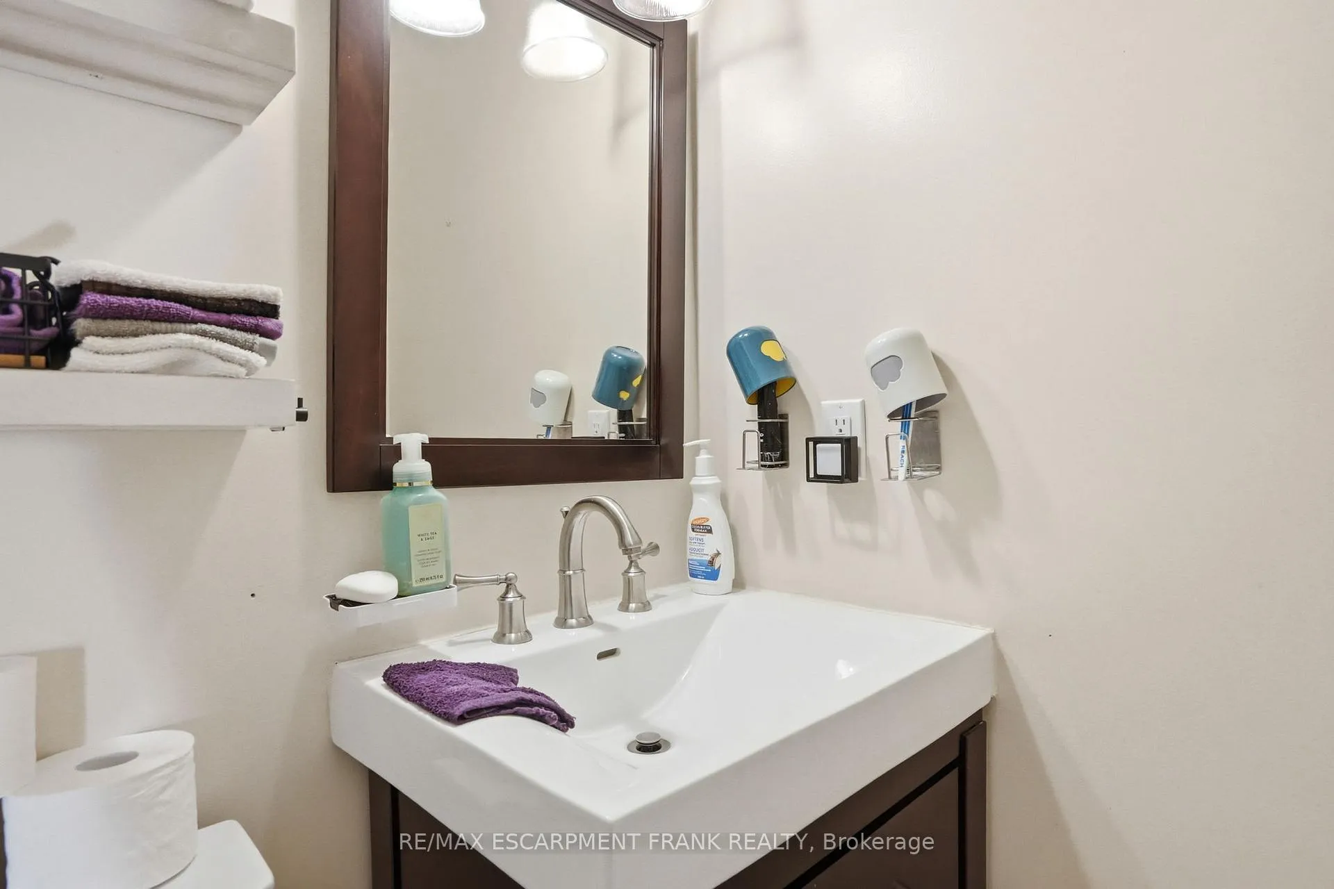 Photo 15 of 44 San Paulo Drive, Hamilton, Mountview — HOMEH