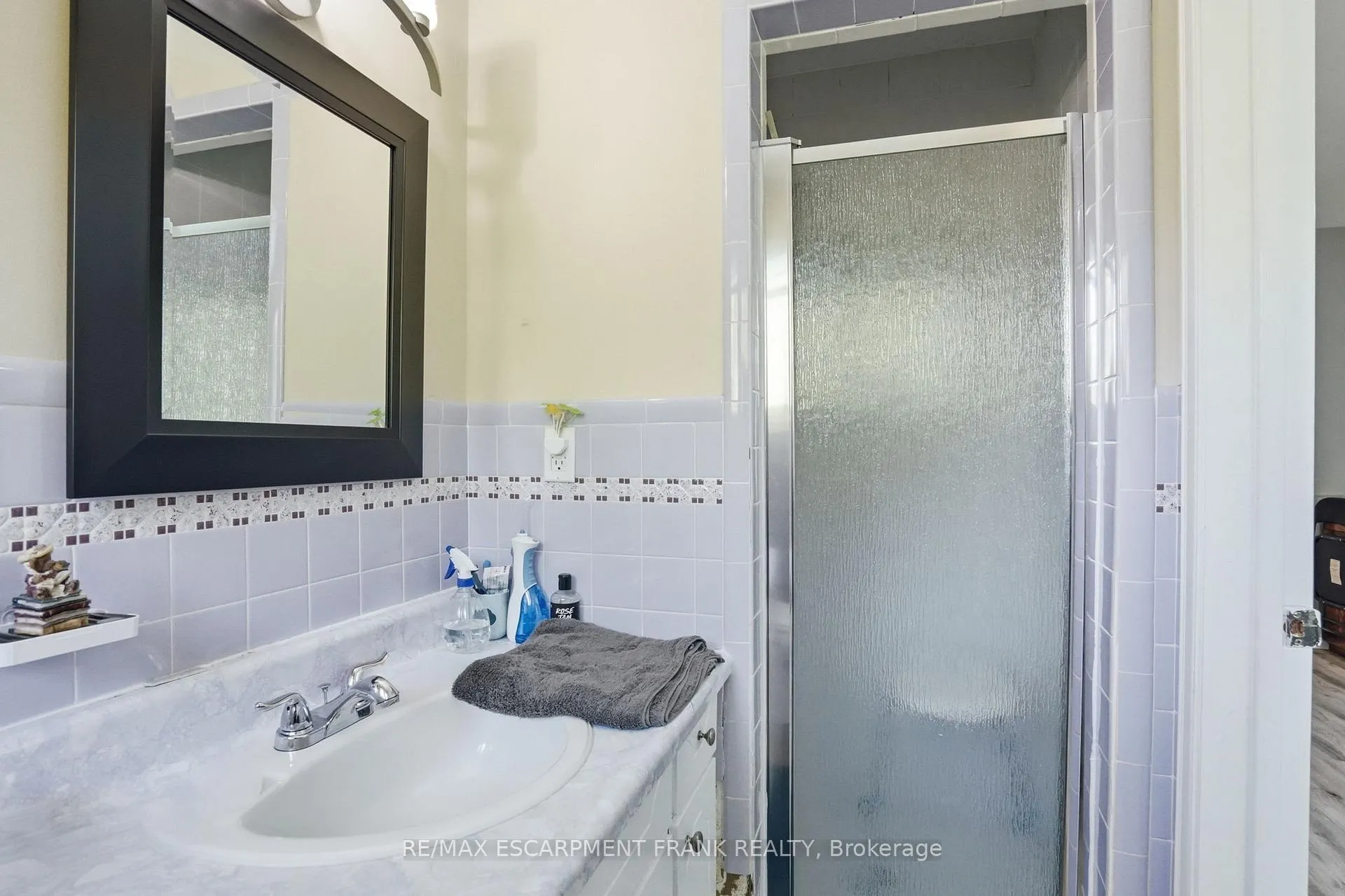 Photo 20 of 44 San Paulo Drive, Hamilton, Mountview — HOMEH