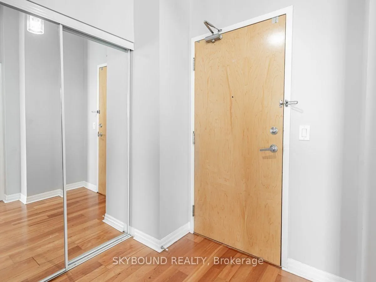 Photo 3 of Unit 3202, 220 Burnhamthorpe Road, Mississauga, City Centre — HOMEH
