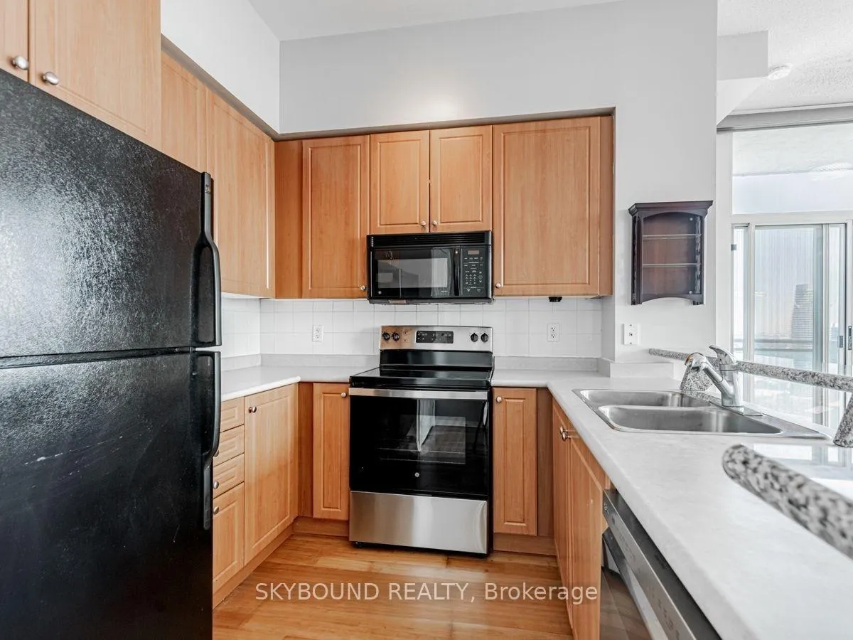 Photo 8 of Unit 3202, 220 Burnhamthorpe Road, Mississauga, City Centre — HOMEH