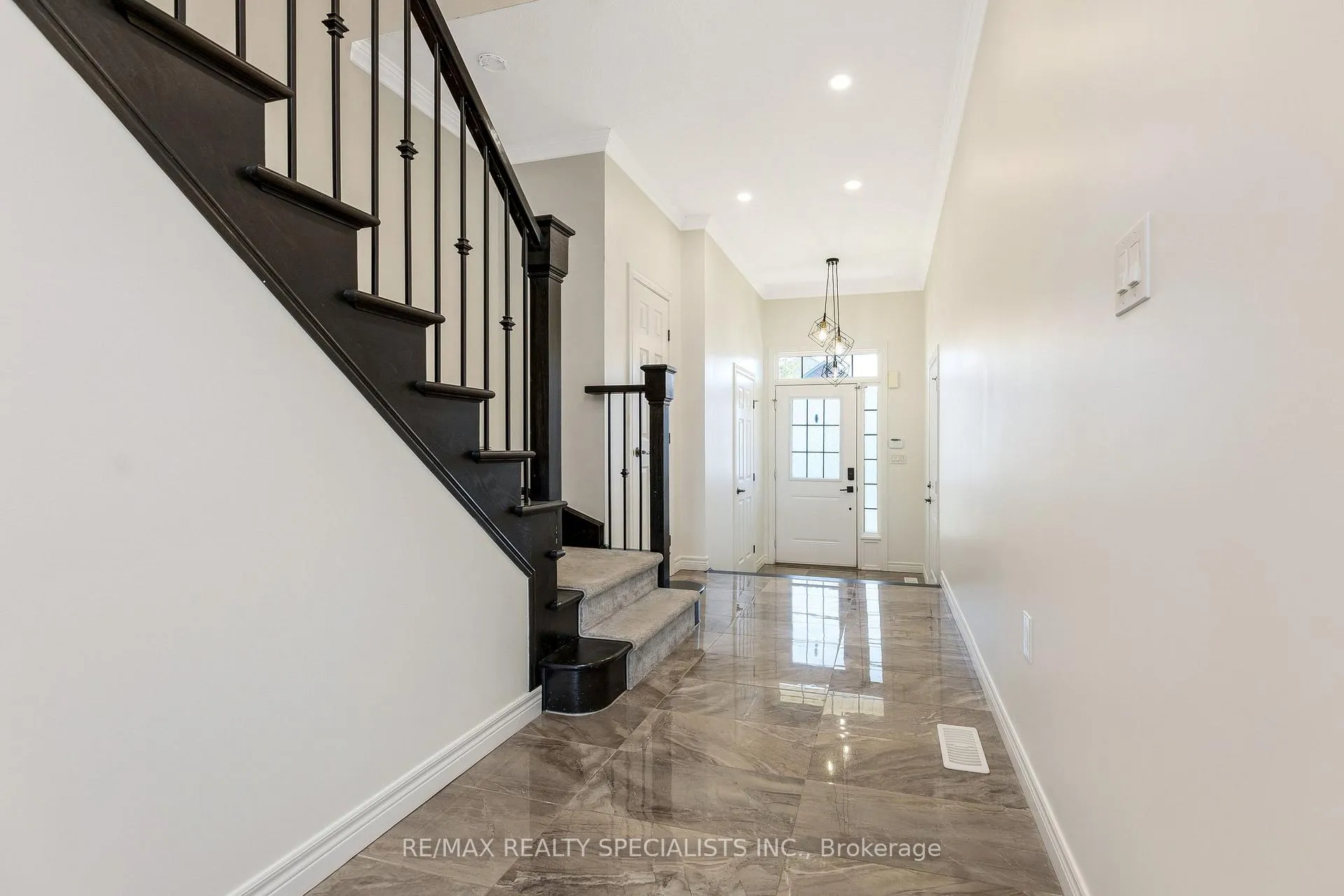 Photo 6 of 39 Fairgrounds Drive, Hamilton, Binbrook — HOMEH