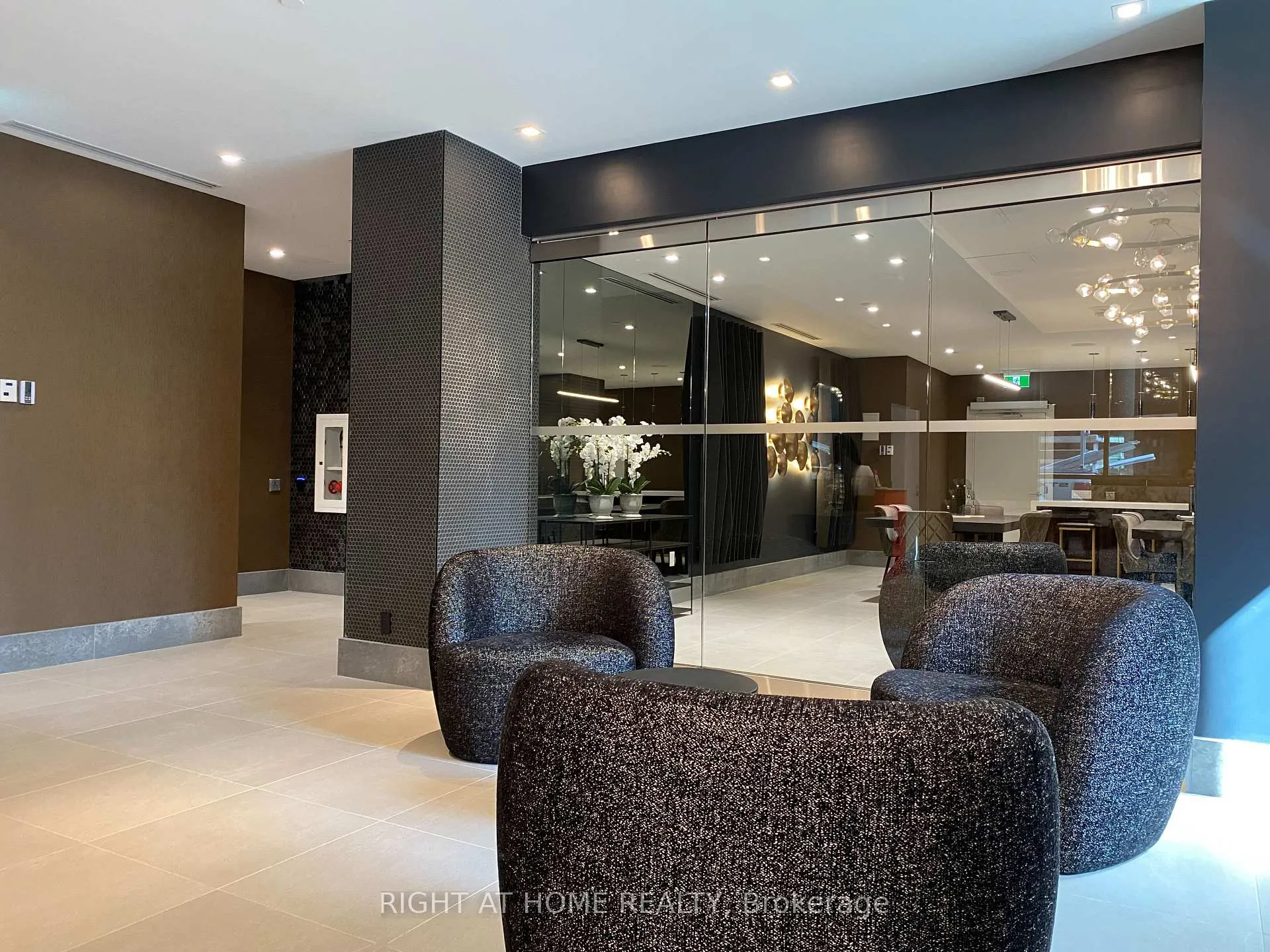 Photo 3 of Unit 2205, 8 Widmer Street, Toronto, Waterfront Communities — HOMEH