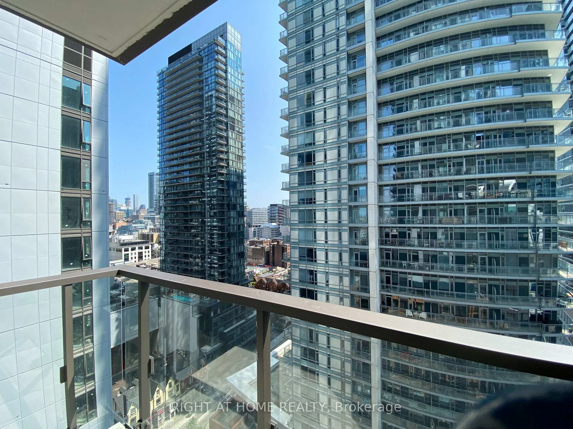 Photo 11 of Unit 2205, 8 Widmer Street, Toronto, Waterfront Communities — HOMEH