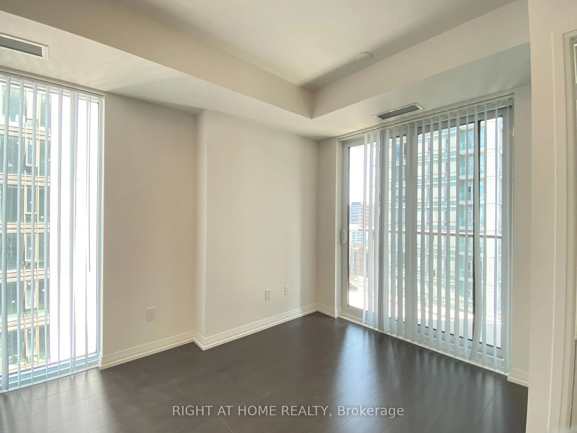 Photo 15 of Unit 2205, 8 Widmer Street, Toronto, Waterfront Communities — HOMEH