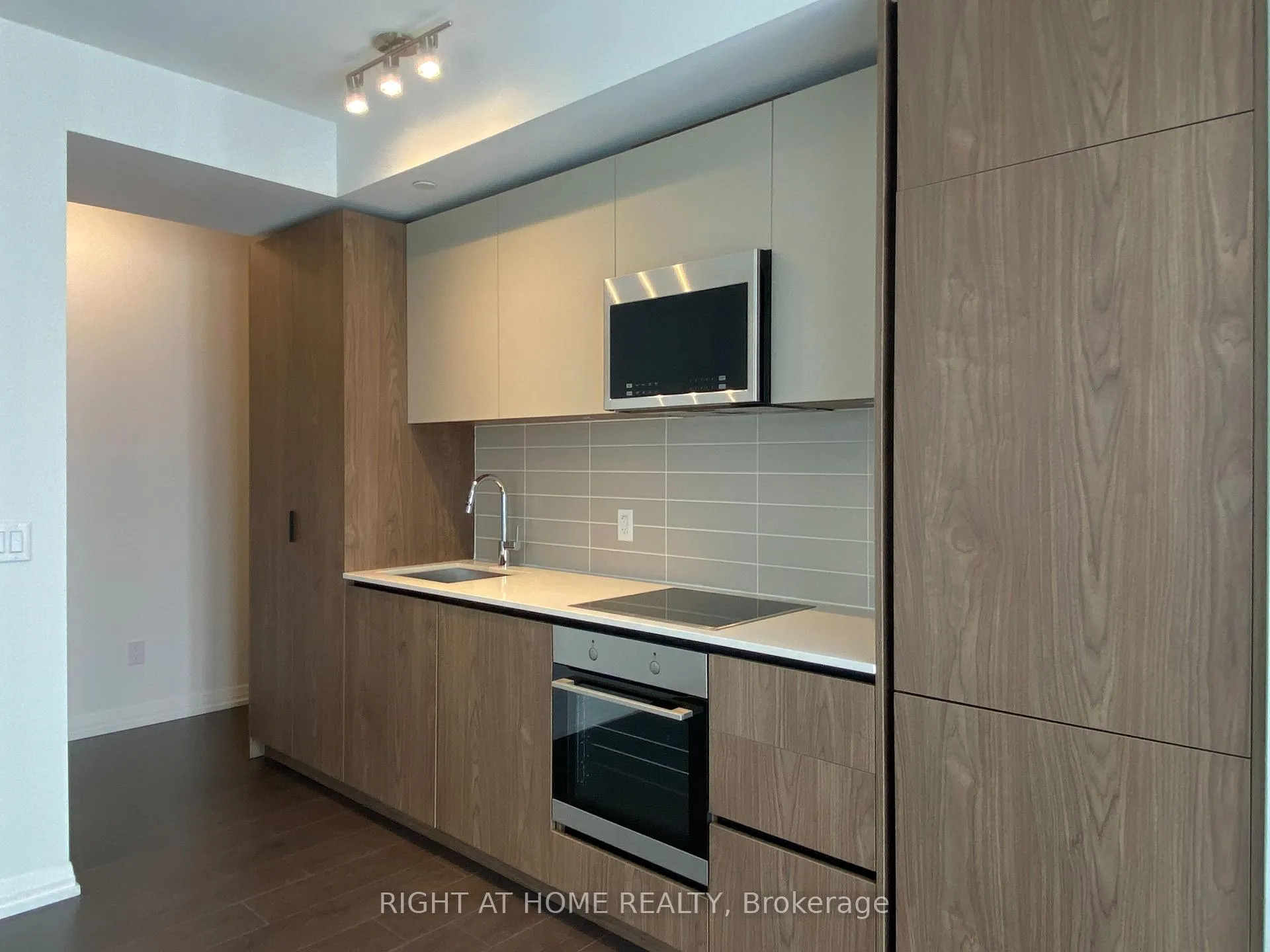 Photo 18 of Unit 2205, 8 Widmer Street, Toronto, Waterfront Communities — HOMEH
