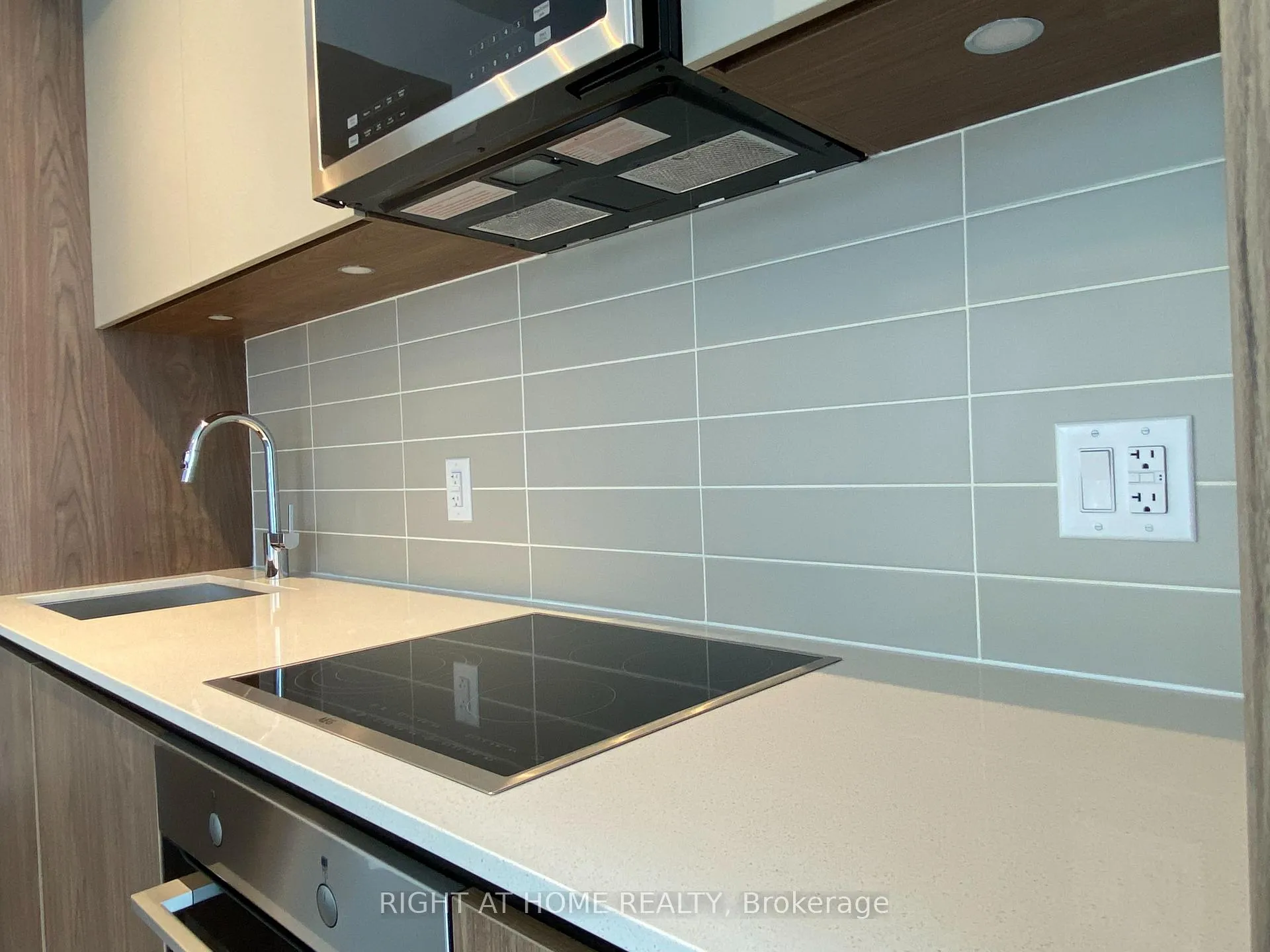 Photo 19 of Unit 2205, 8 Widmer Street, Toronto, Waterfront Communities — HOMEH