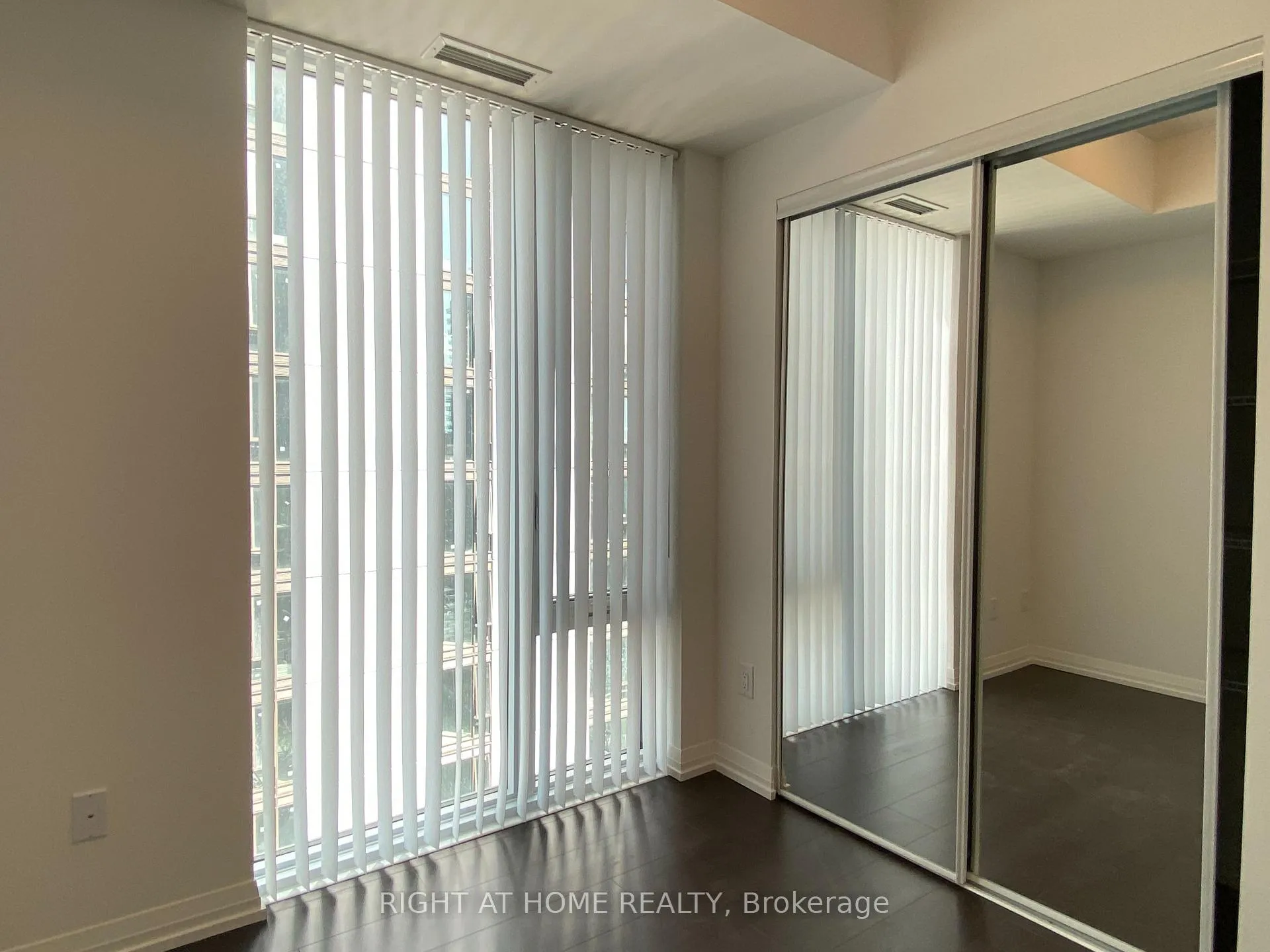 Photo 26 of Unit 2205, 8 Widmer Street, Toronto, Waterfront Communities — HOMEH